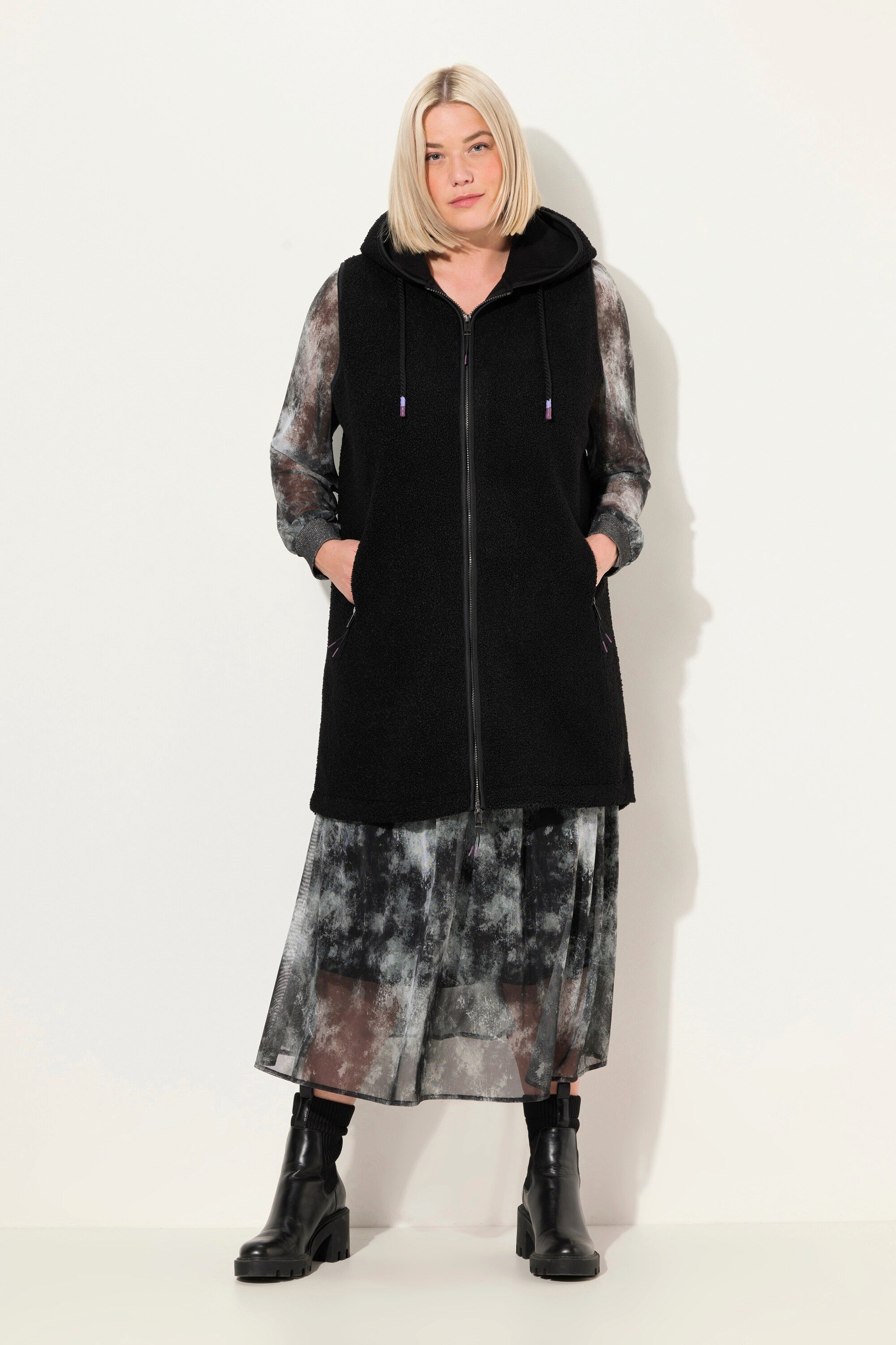 Ulla Popken Longweste Teddy-Longweste Kapuze 2-Wege-Zipper ärmellos