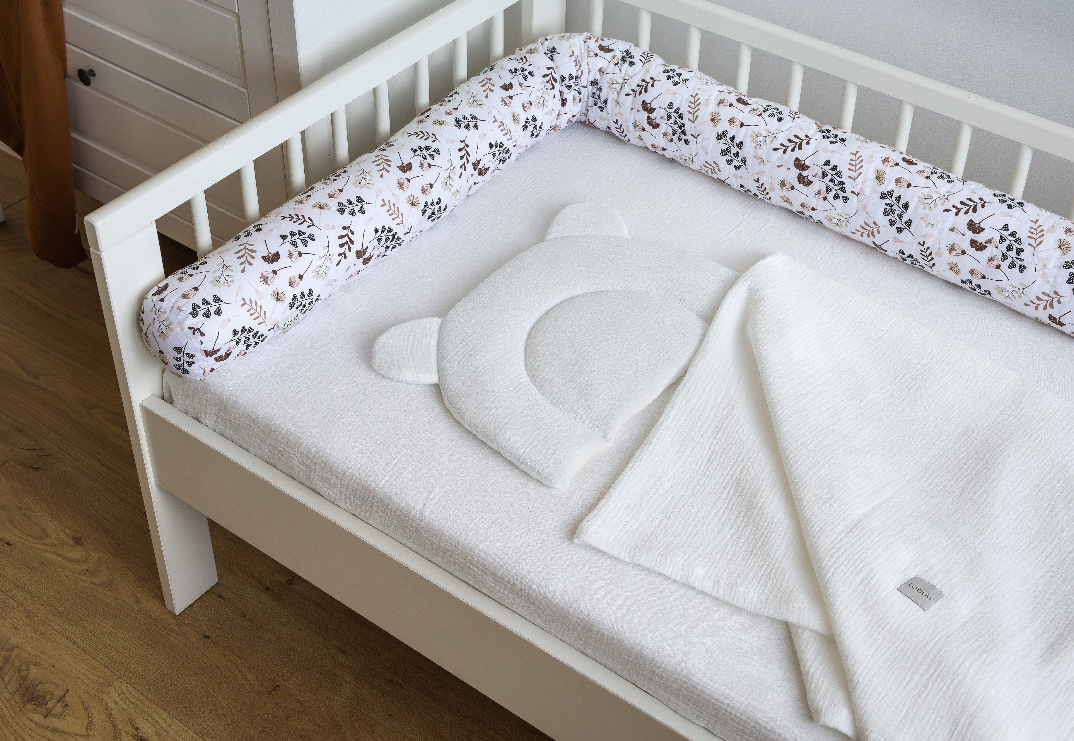 Loolay Nestchenschlange BRAUN Blumen BIO-Baumwolle Multifunktion PREMIUM Bettschlange Schlange, (Bettumrandung Krabbeldecke Babybett Umrandung Schlange Bett Kopfschutz, Zierkissen Bettrolle Dekokissen Zugluftstopper - Super GESCHENK), LOOLAY® - 100% Europäische Stoffe und Kleinserien-Nähen!