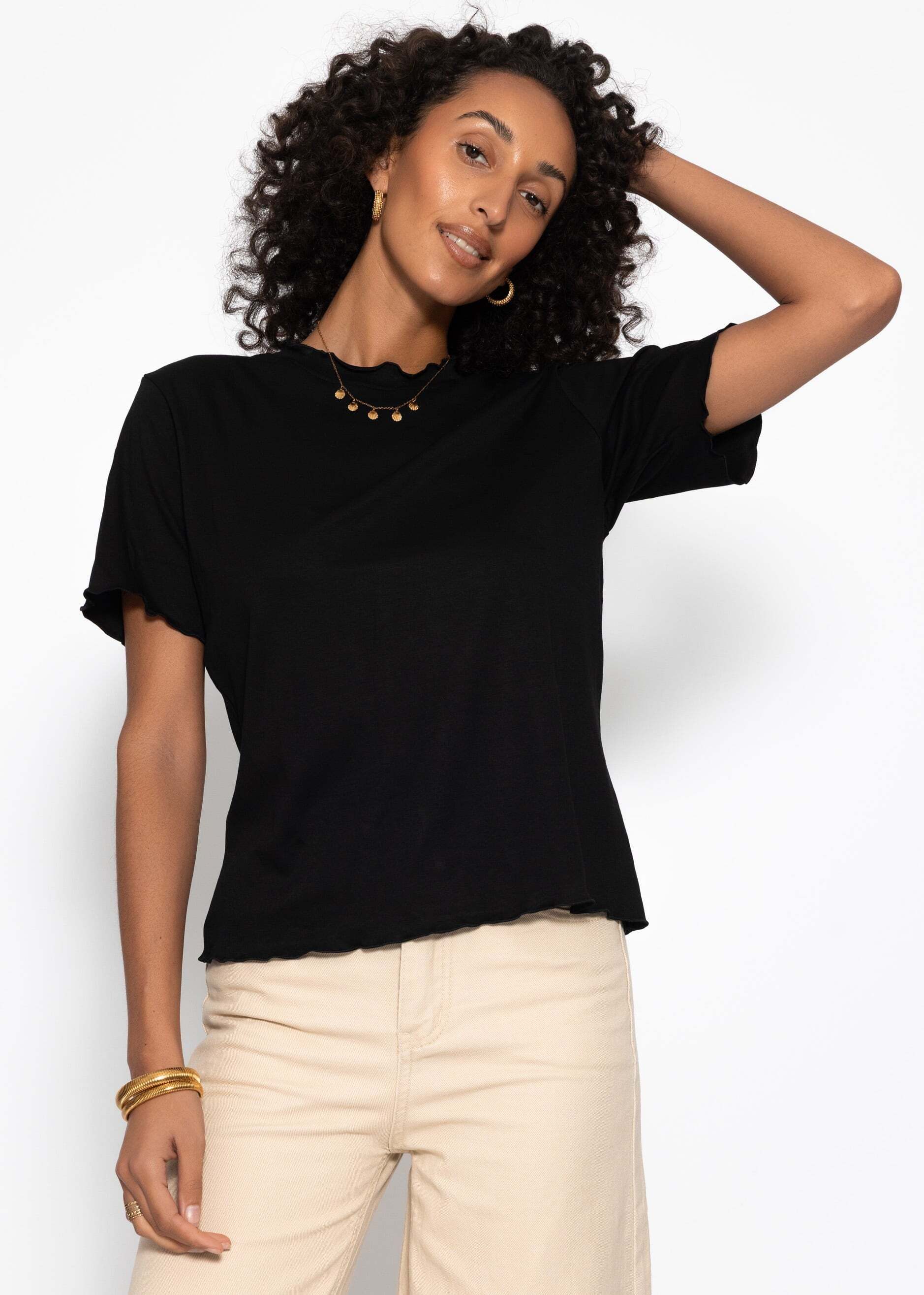 SASSYCLASSY T-Shirt Shirt mit Wellenkante für Damen Schlichtes T-Shirt mit Rundhalsausschnitt in fließendem Material