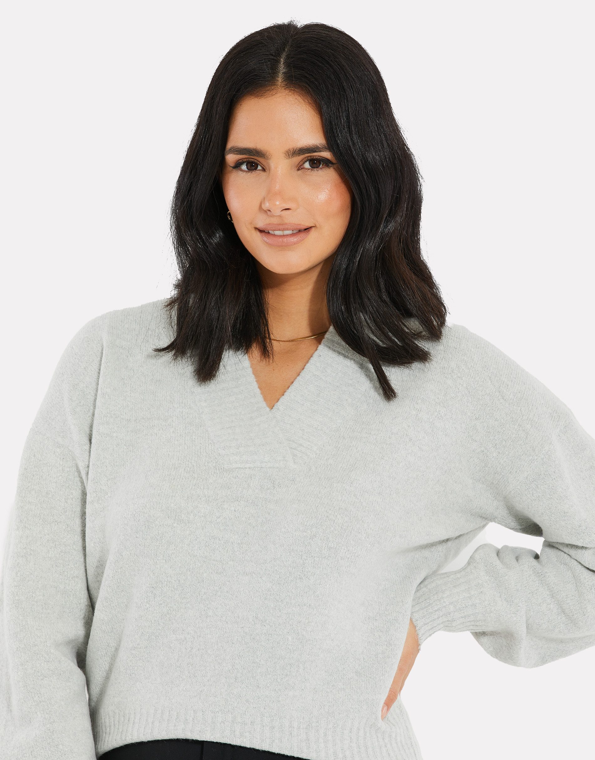 Threadbare Rundhalspullover Bloom mit femininem V-Ausschnitt