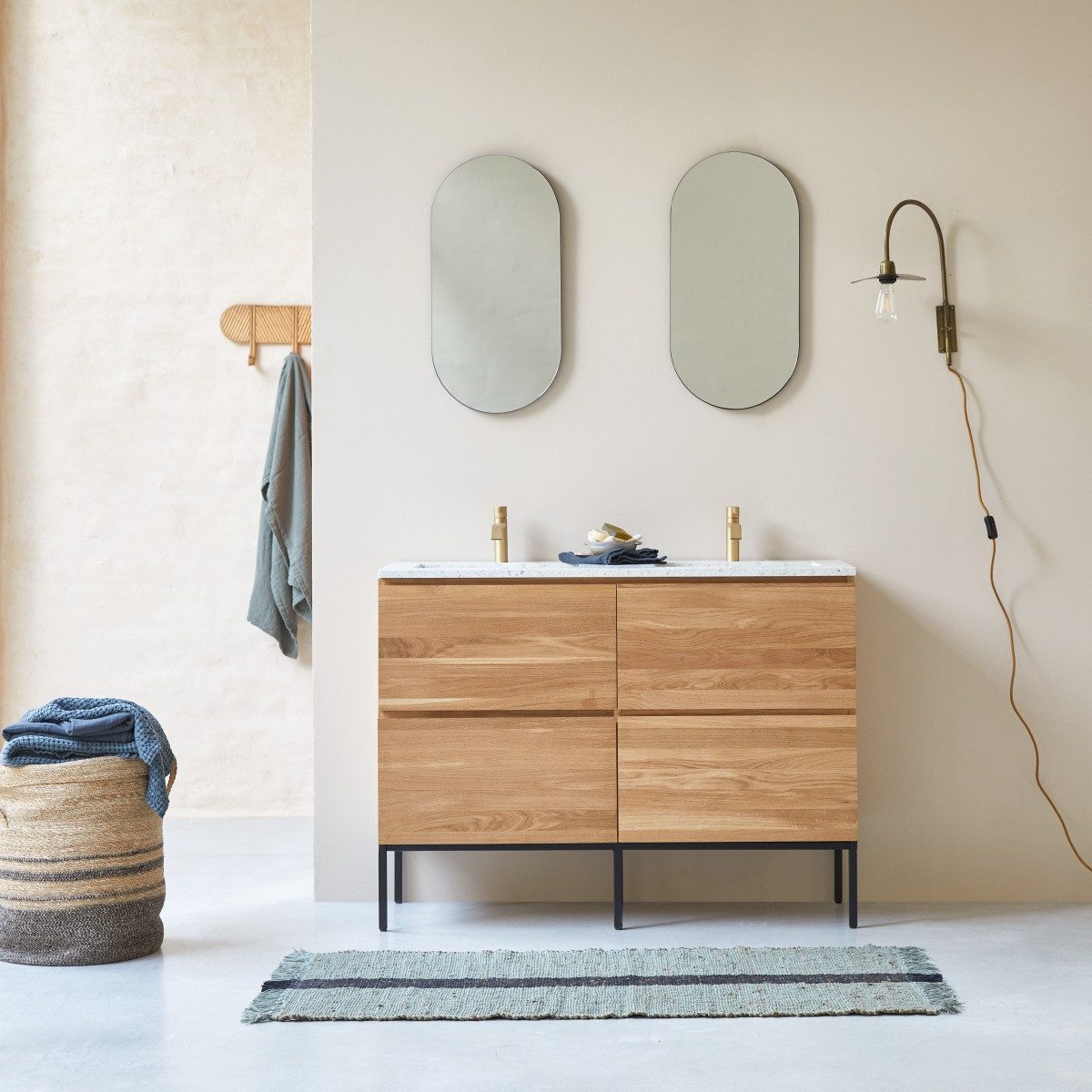 Tikamoon Waschtisch Badmöbel Nova aus massivem Eichenholz und Premium-Terrazzo Moon 120 cm