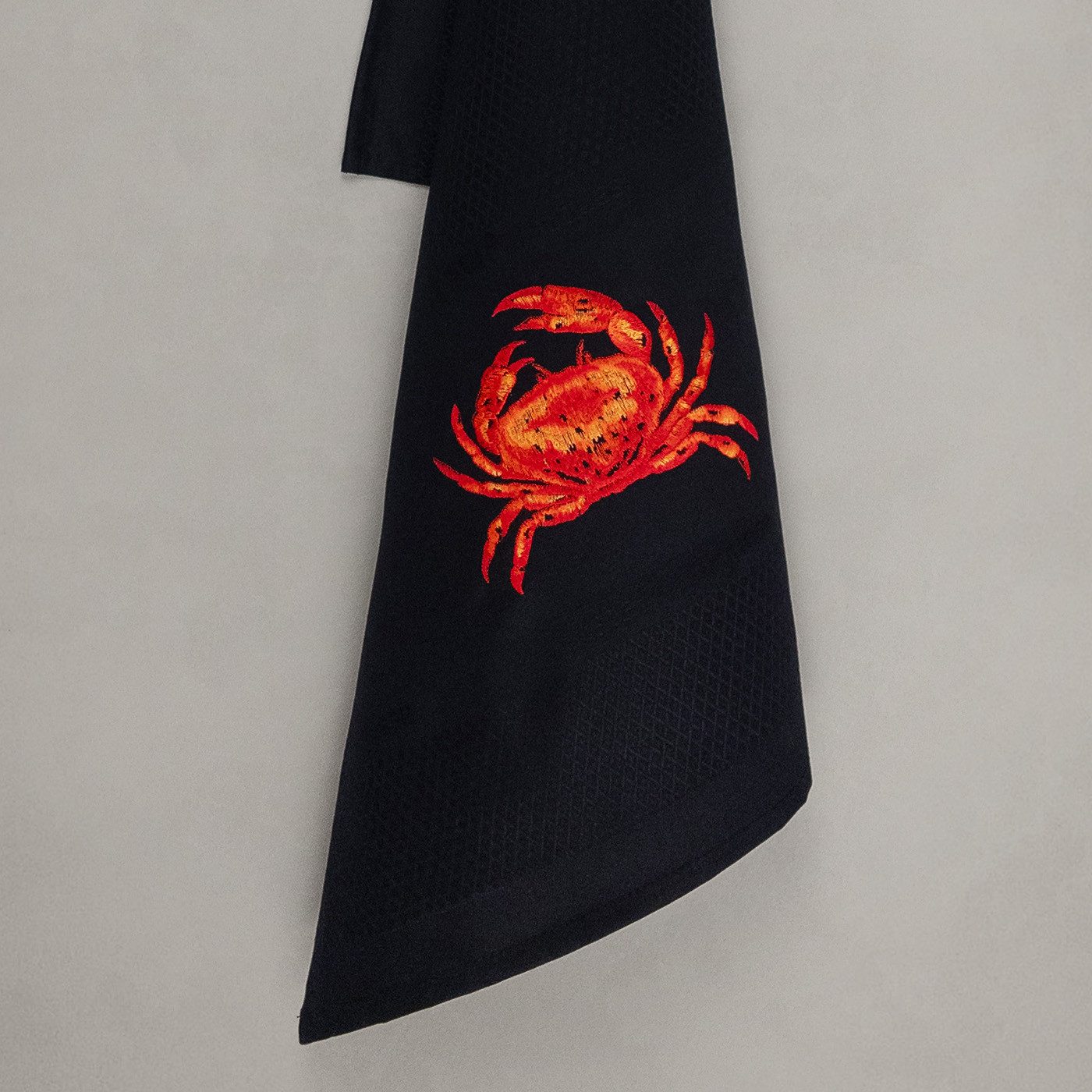 Vista Portuguese Geschirrtuch Krabbe mit exklusiver Stickerei, 100 % Baumwolle, schwarz