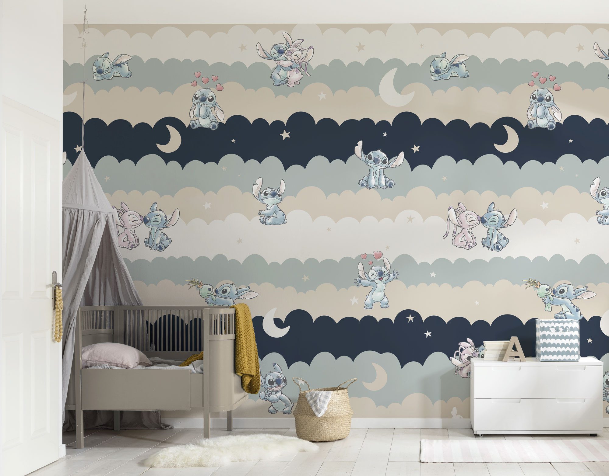 Komar Vliestapete Disney Lilo and Stitch Cozy Clouds, glatt, bedruckt, (1 St), Rolle mit 212 x 250 cm