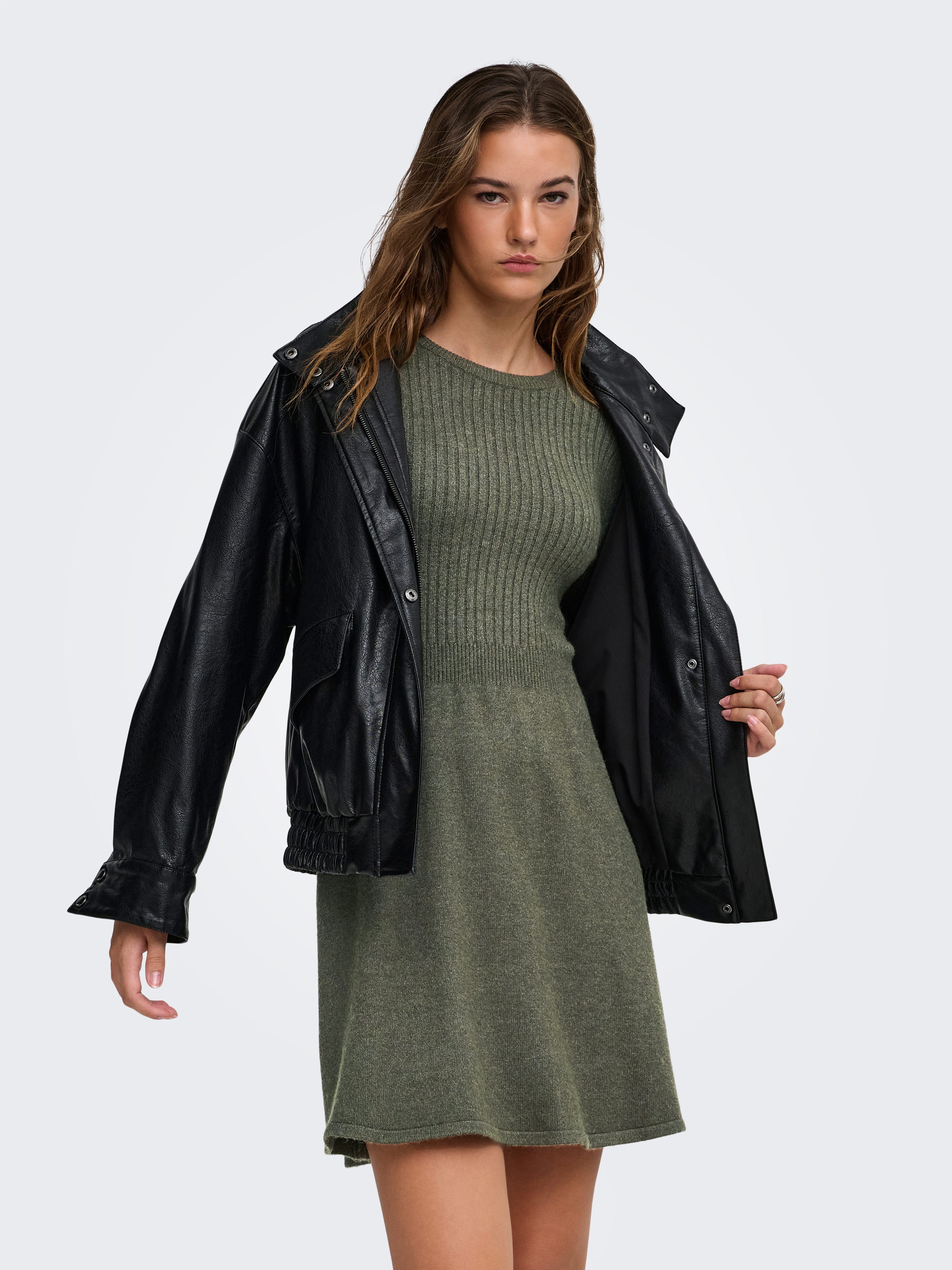 ONLY Strickkleid ONLFIA LS FIT FLARE ONEC DRESS CS KNT Viskosemischung, normal geschnitten