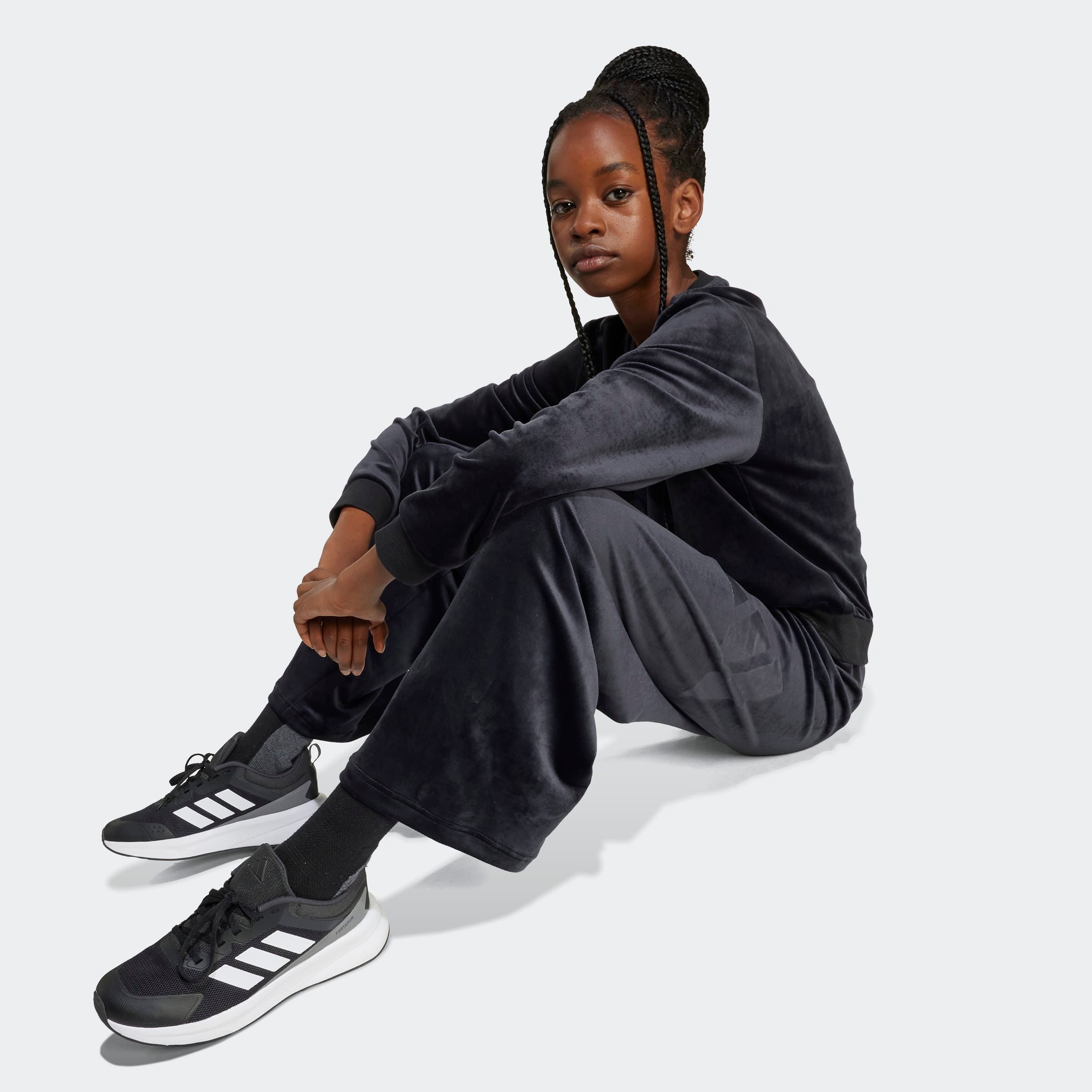 adidas Sportswear Sporthose SEASONAL ESSENTIALS HOLIDAY PACK WIDE LEG weite Passform, für Kinder, aus Polyester und Elasthan