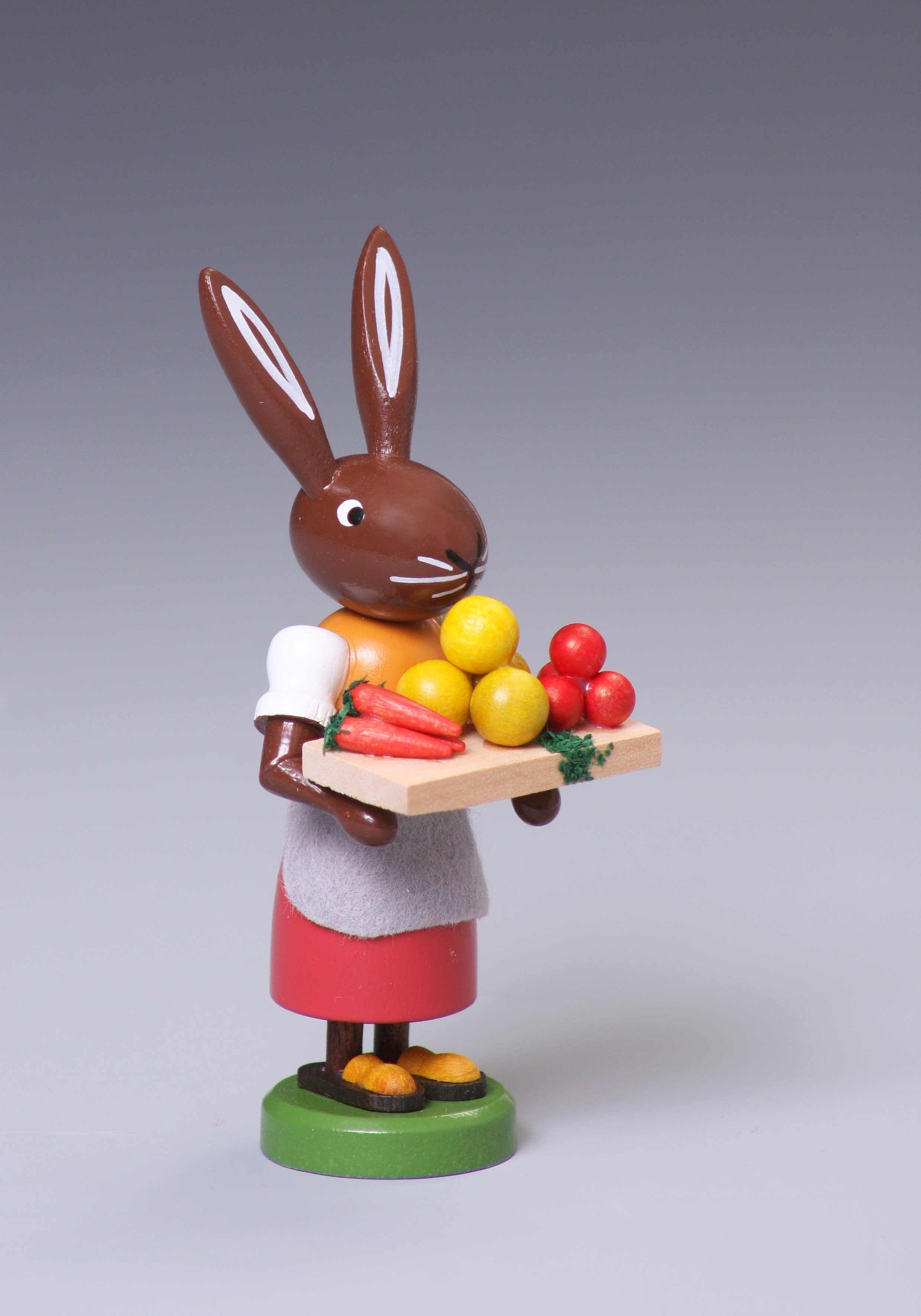 Osterhase Osterfigur Hase mit Gemüse Höhe ca 9 cm NEU, mit Möhren,Tomaten und Äpfel