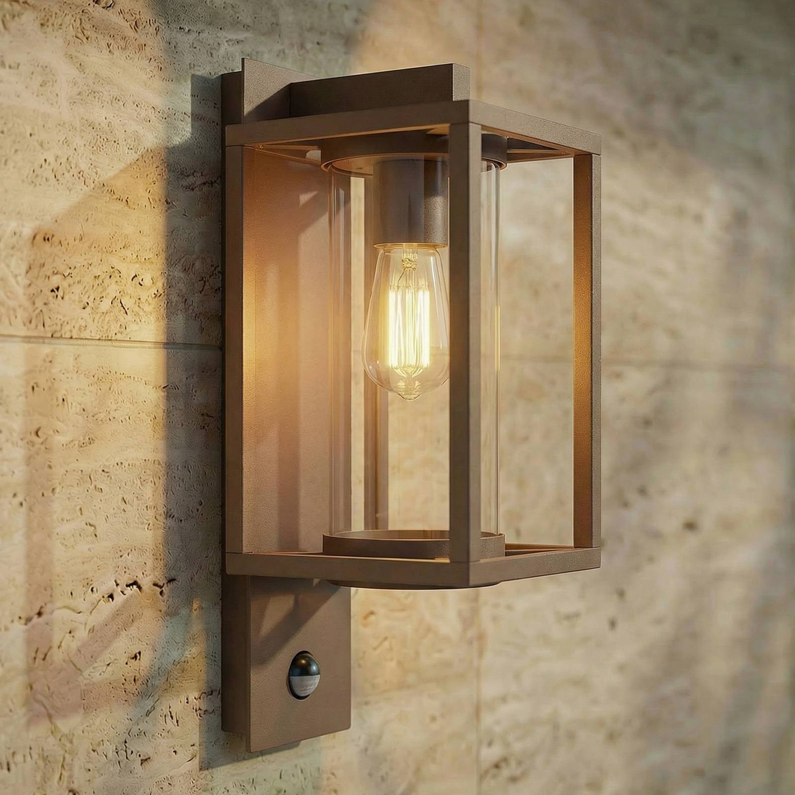 Lucande Außen-Wandleuchte Ferda, Metall, Braun IP44mit Bewegungsmelder, 1 x 15 W LED