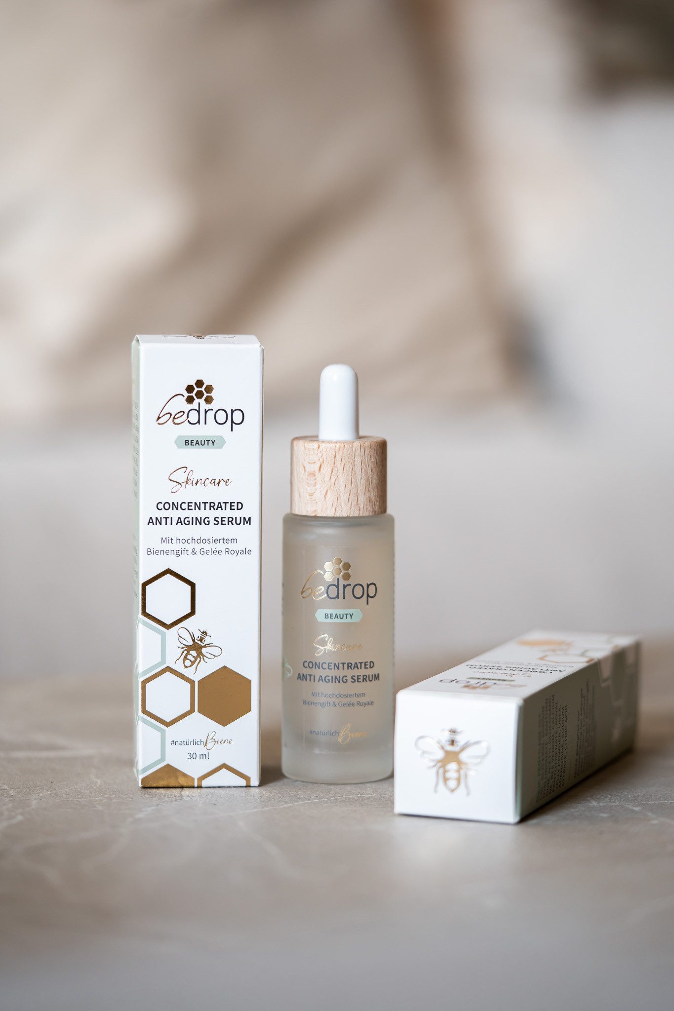 bedrop Anti-Falten-Serum CONCENTRATED ANTI AGING SERUM mit hochdosiertem Bienengift - 30ml Falten Creme für Gesicht I Straffende Creme mit Anti-Aging Effekt, Reichhaltiges Gesichtsserum, einzigartig mit straffendem Bienengift