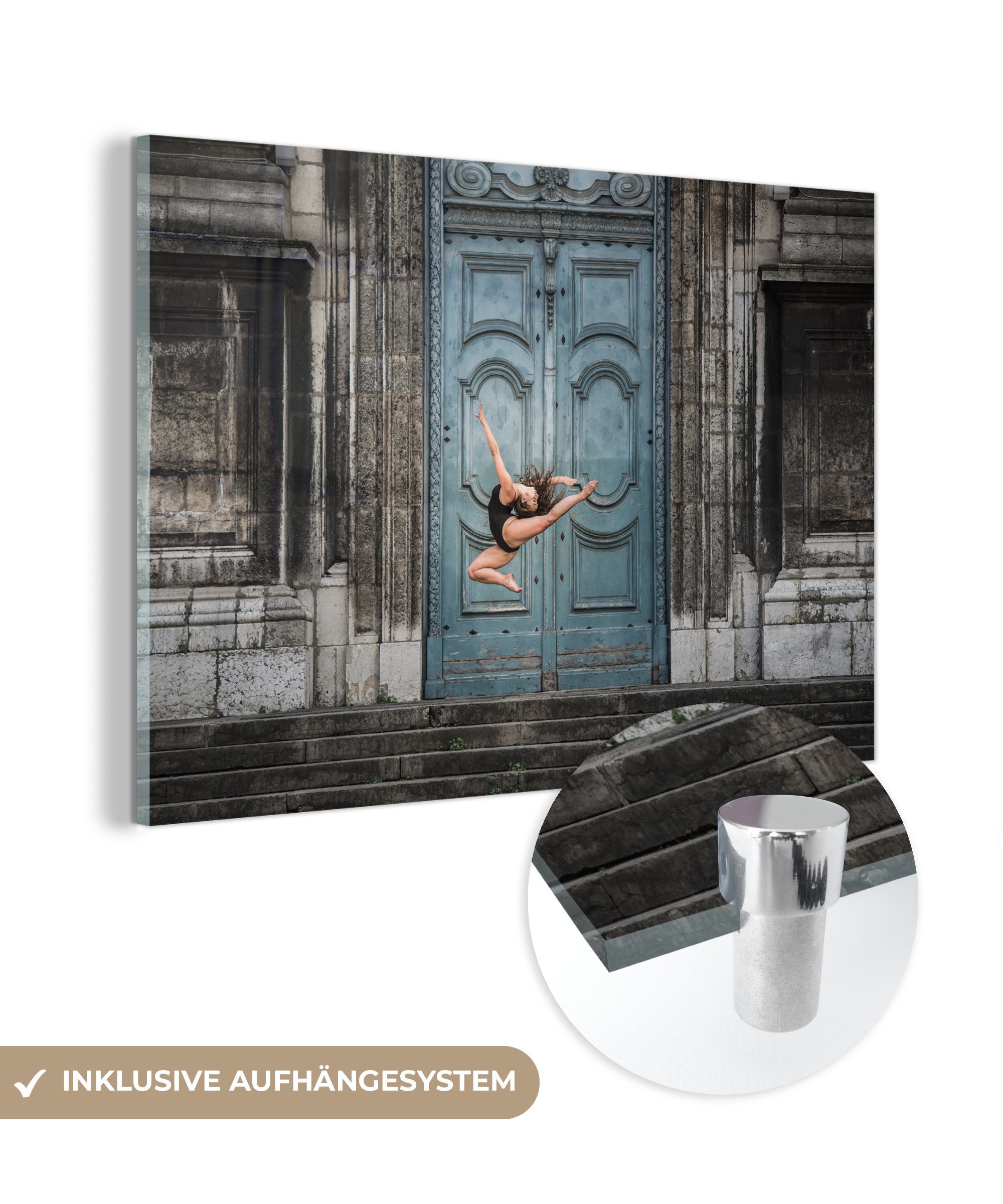 MuchoWow Acrylglasbild Tanzende Ballerina vor einer Tür, (1 St), Acrylglasbilder Wohnzimmer & Schlafzimmer