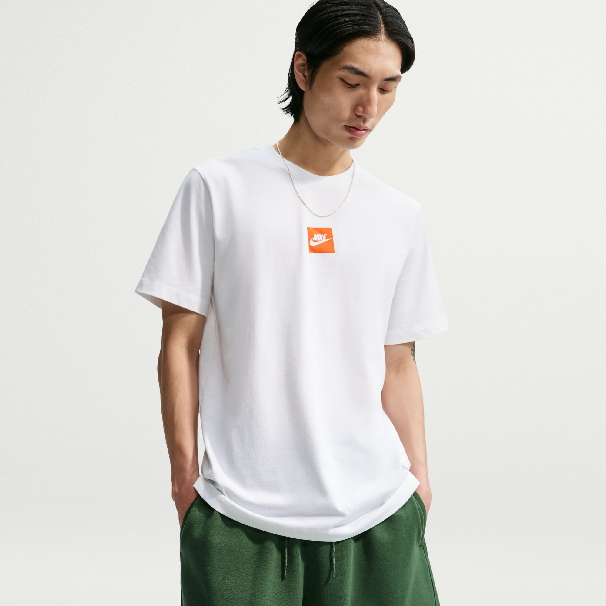 Nike Sportswear T-Shirt Nike Sportswear T-Shirt mit Rundhalsausschnitt, aus Baumwolle, normale Länge