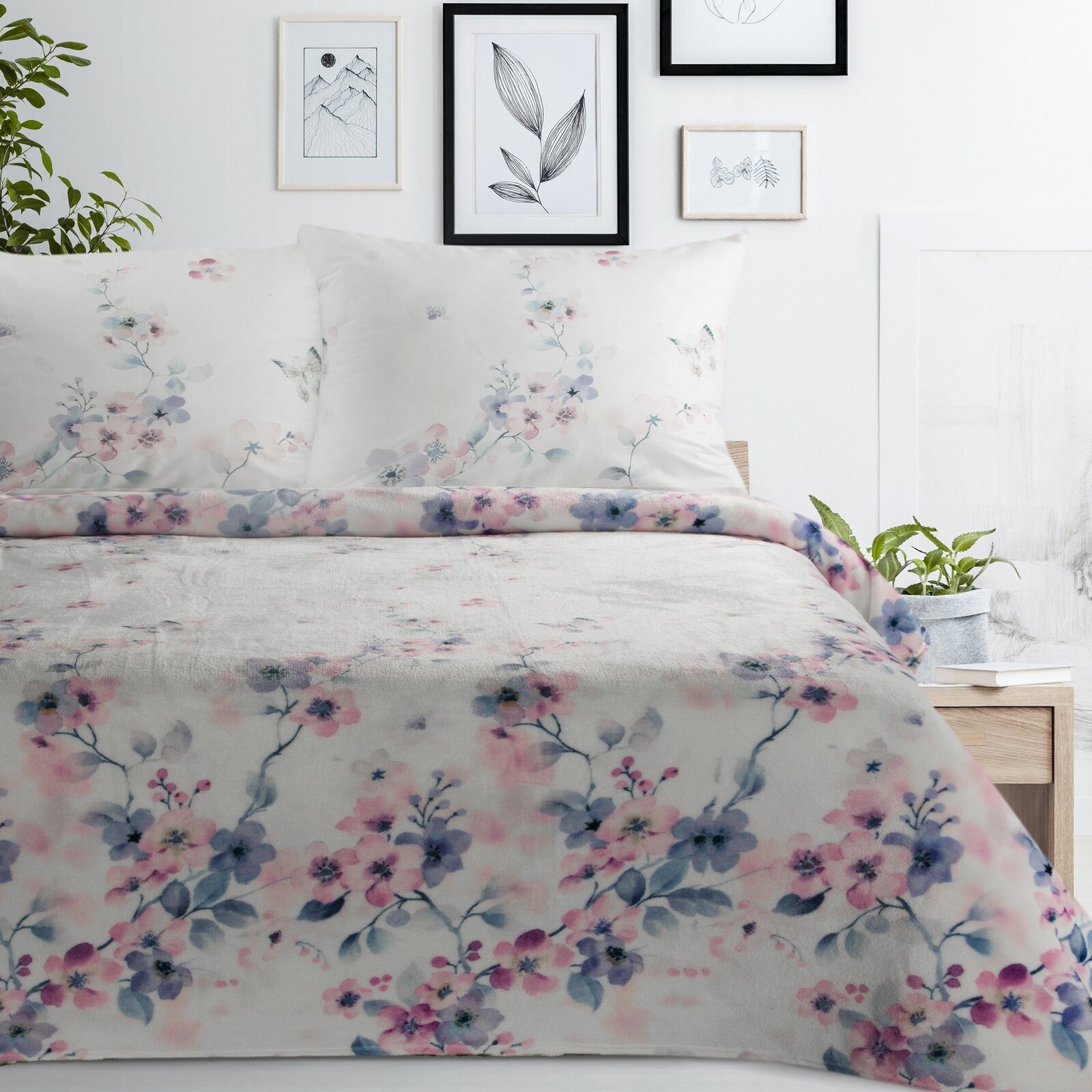 Wohndecke Spring, Eurofirany, Kuscheldecke Flanodecke mit Frühlings-Blumenmotiv 150 × 200 cm