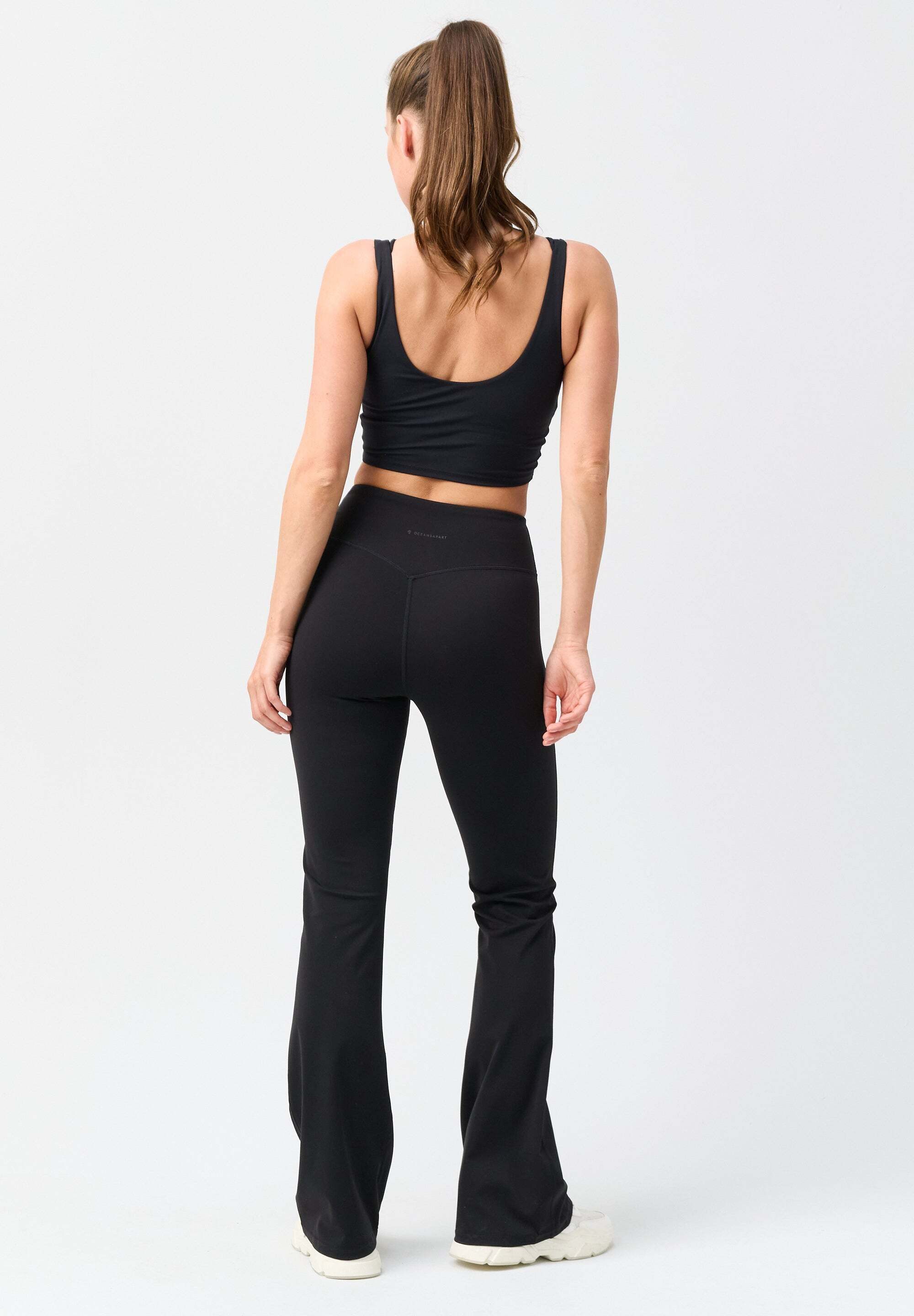 OCEANSAPART Jogger Pants Gianna (1-tlg) mit ausgestelltem Bein
