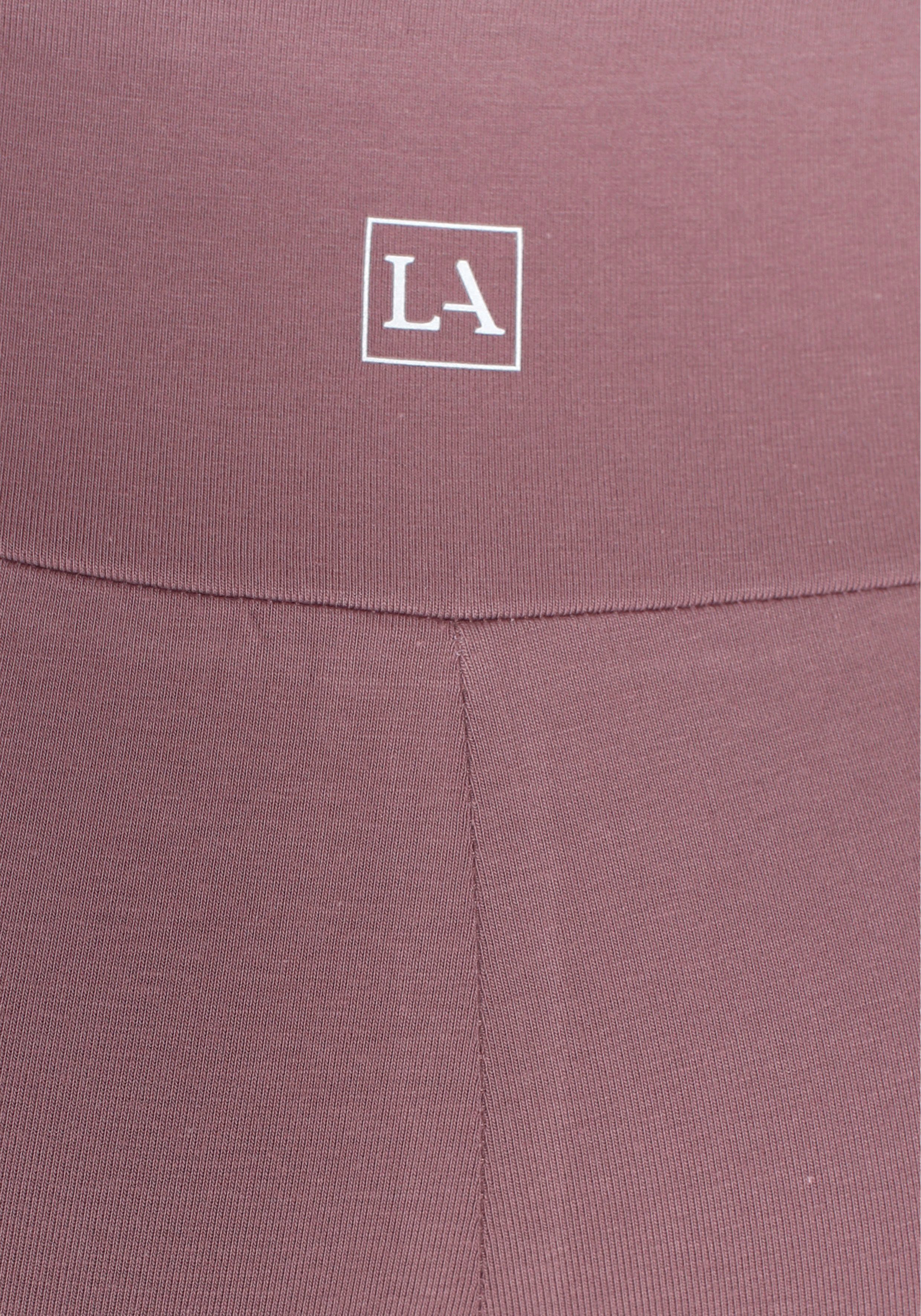 LASCANA Shorts mit breitem mauve Logodruck Bündchen und