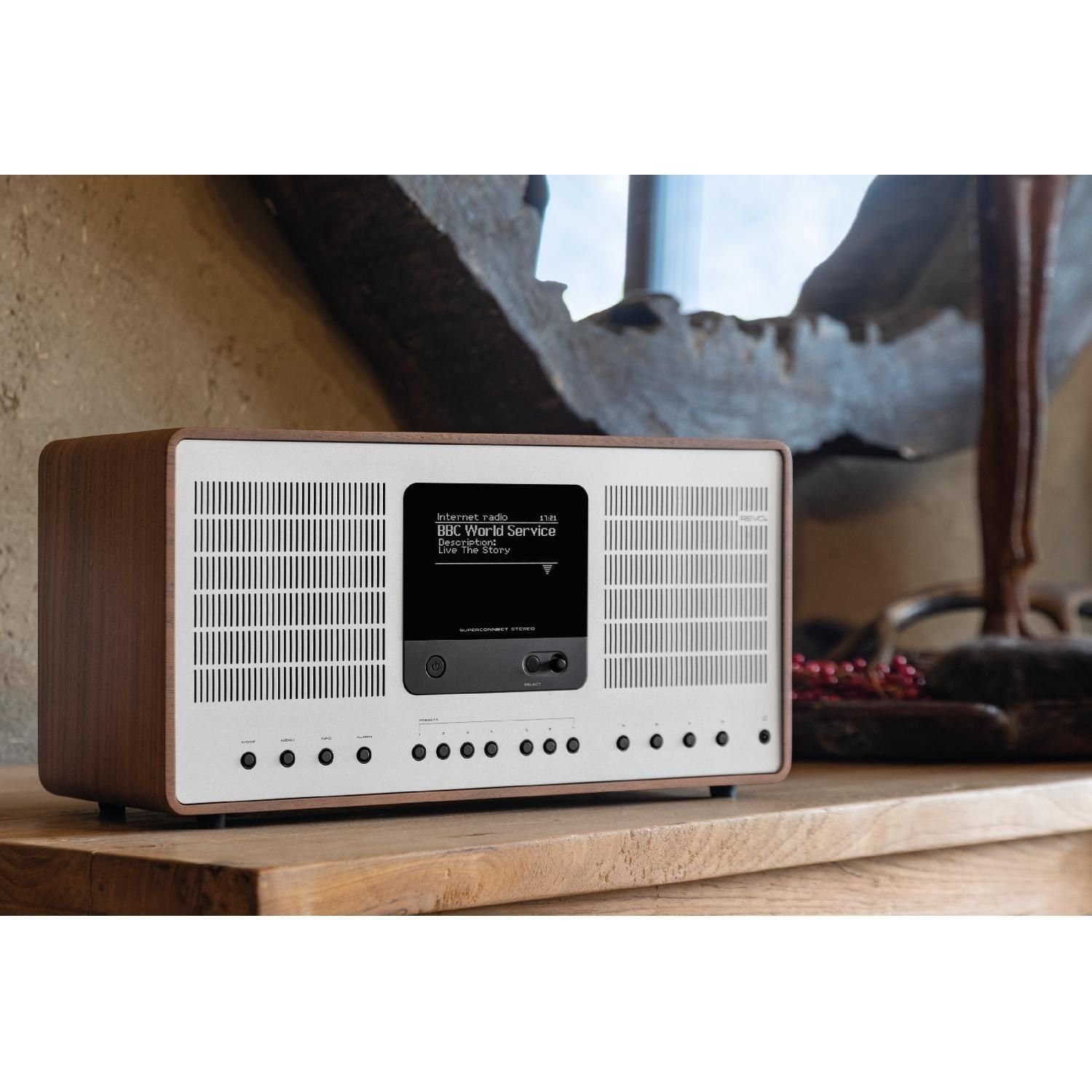 Digitalradio und und per WLAN-Internetradio 30 Revo DAB+ W, APP) SuperConnect Digitalradio walnuss/silber Stereo (DAB) (DAB+/UKW Fernsteuerbar OLED-Display, Internetradio,