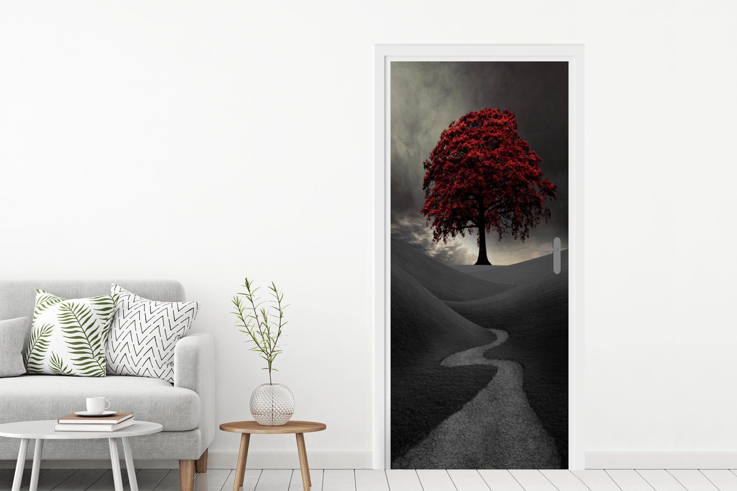 Türaufkleber, mit (1 Baum, Schwarz-Weiß-Foto Tür, bedruckt, Matt, 75x205 roten Ein Fototapete einem für großen Türtapete St), MuchoWow cm