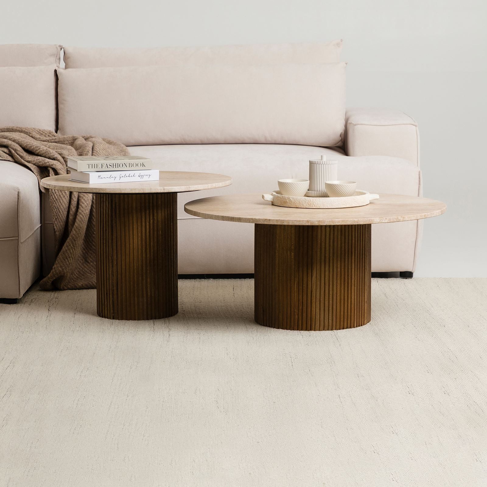 IDIMEX Couchtisch NARMANDA/MANDI, Runder Couchtisch 80 cm mit Travertinplatte aus Mangoholz Braun Beige