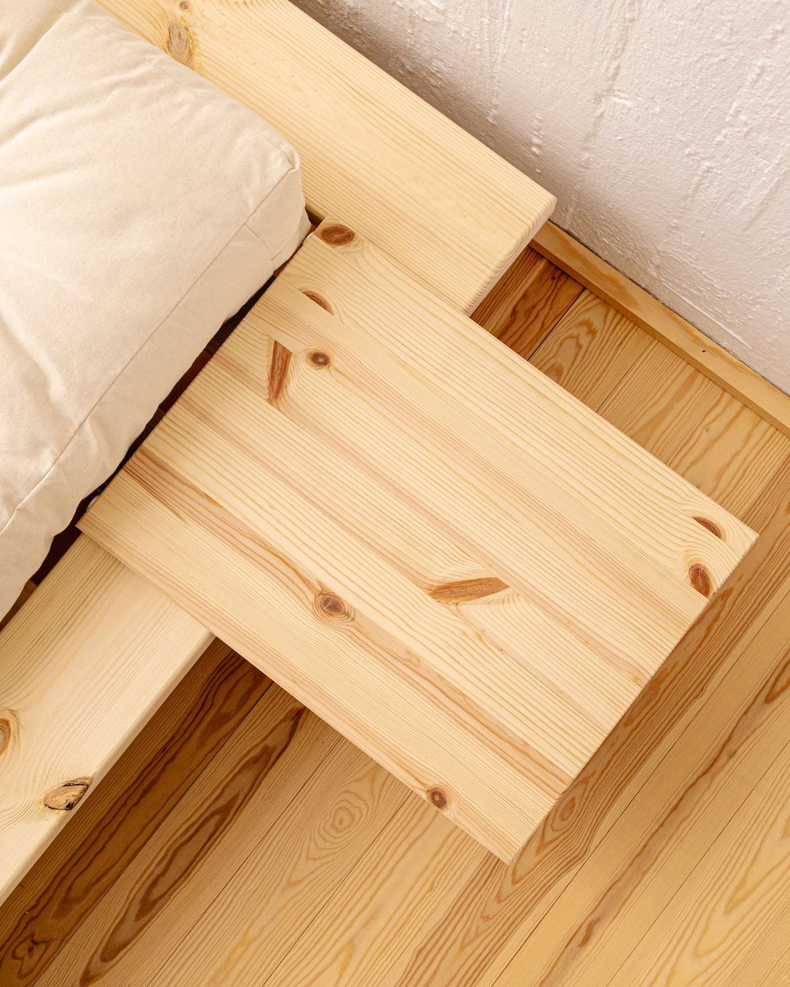 Karup Design Nachttisch Japan Bett-Tisch, FSC®-zertifiziertes Massivholz,made in Europe, Speziell für das Japan-Bett entworfen – perfekt integriert & passend – Bild 4 von 5