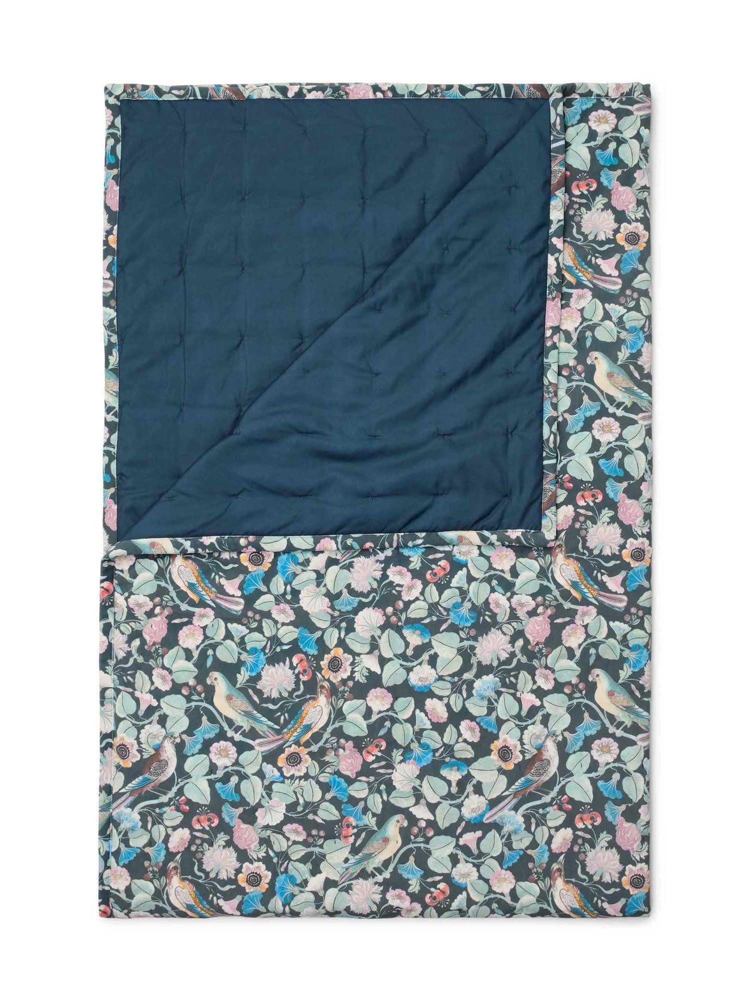 Essenza Tagesdecke Aleste, aus weichem Samt mit Blumenprint