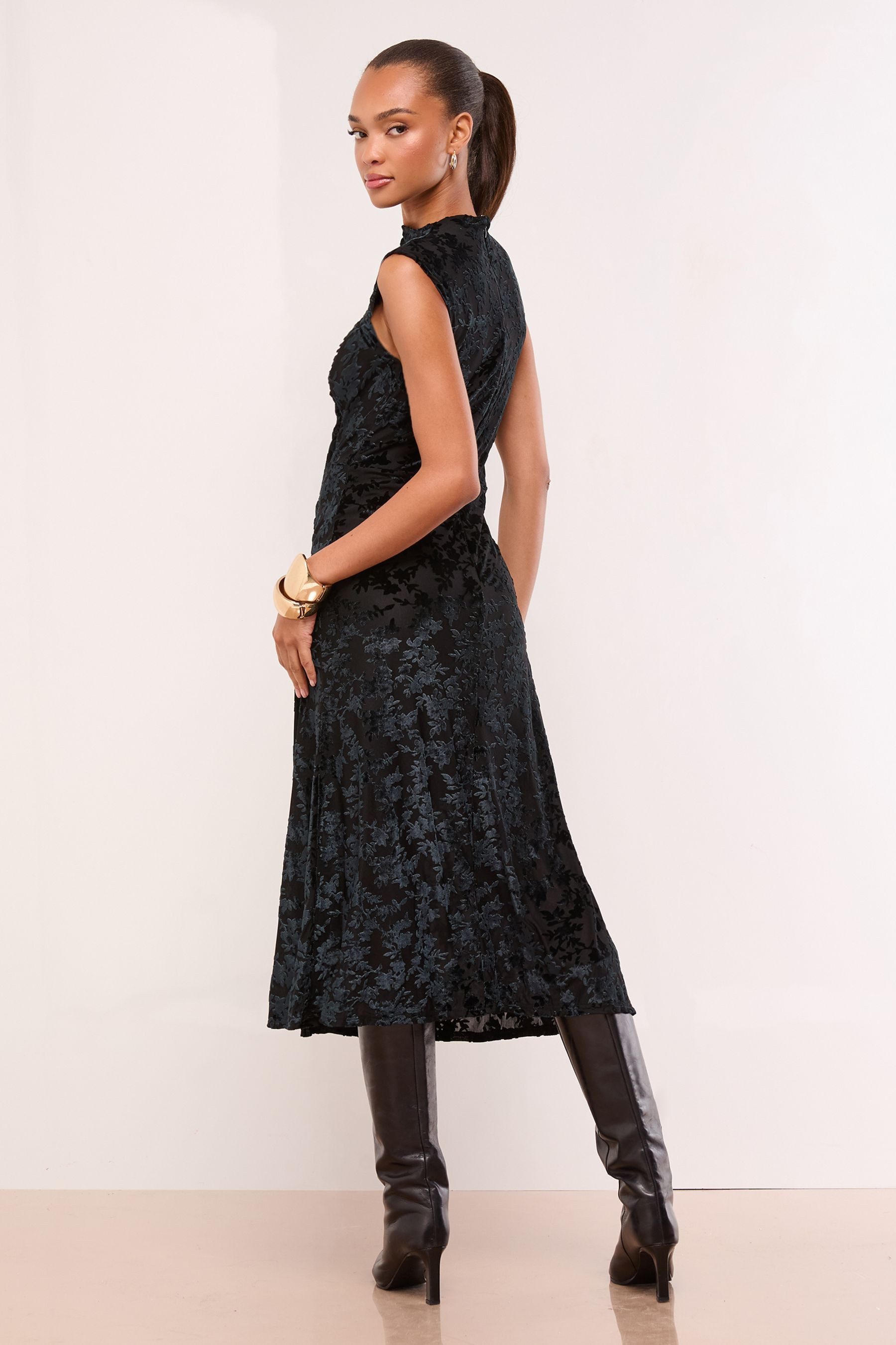 LIPSY Midikleid Lipsy Ärmelloses Devore-Midikleid, tailliert (1-tlg)