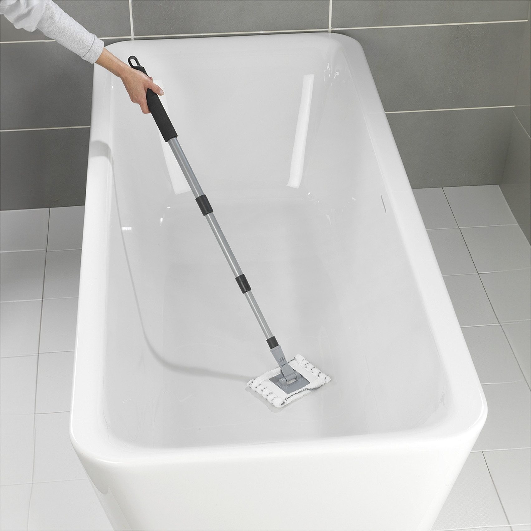 Maximex Bodenwischer-Set Profi, Bad- und Fliesenwischer mit Teleskopstiel, 2 Bezüge, 360° Knickgelenk