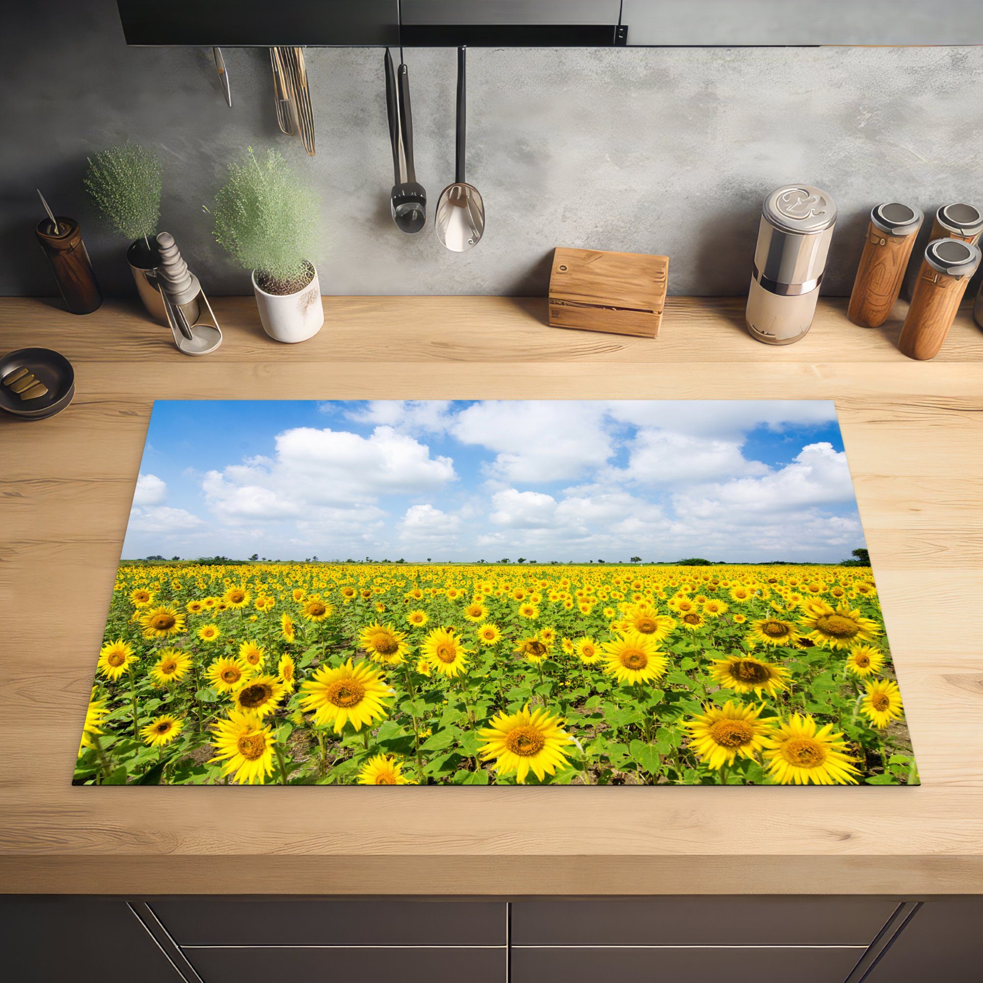 Schutz cm, die für Induktionskochfeld Ceranfeldabdeckung tlg), MuchoWow 81x52 küche, sonnenblumen-feld-photoprint-na0ochtn-v2, Vinyl, (1 Herdblende-/Abdeckplatte