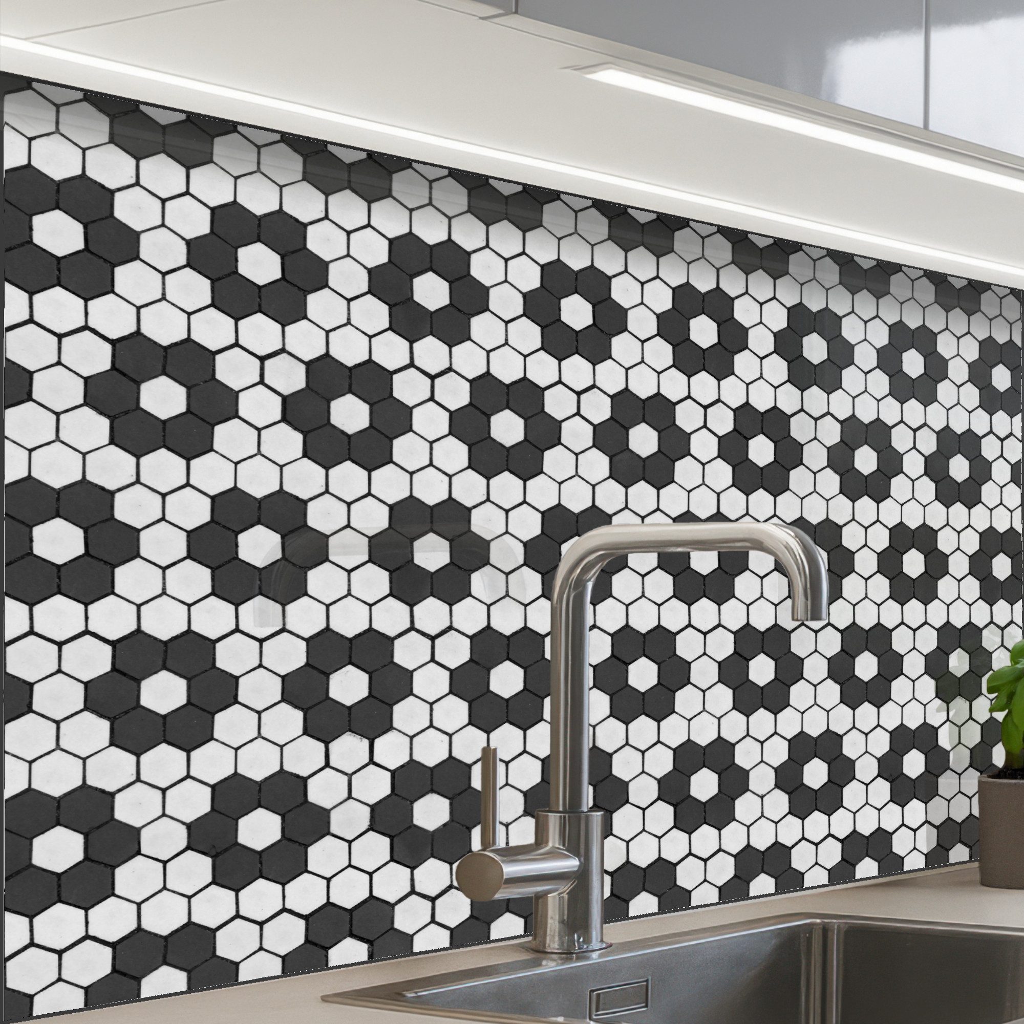 KitchenYeah Küchenrückwand Muster selbstklebend (keine Folie) Blume - Form - Muster - Schwarz, (1-tlg), Spritzschutz, Küche, Rückwand, Küchenwand, Küchenfront, 30x20 cm