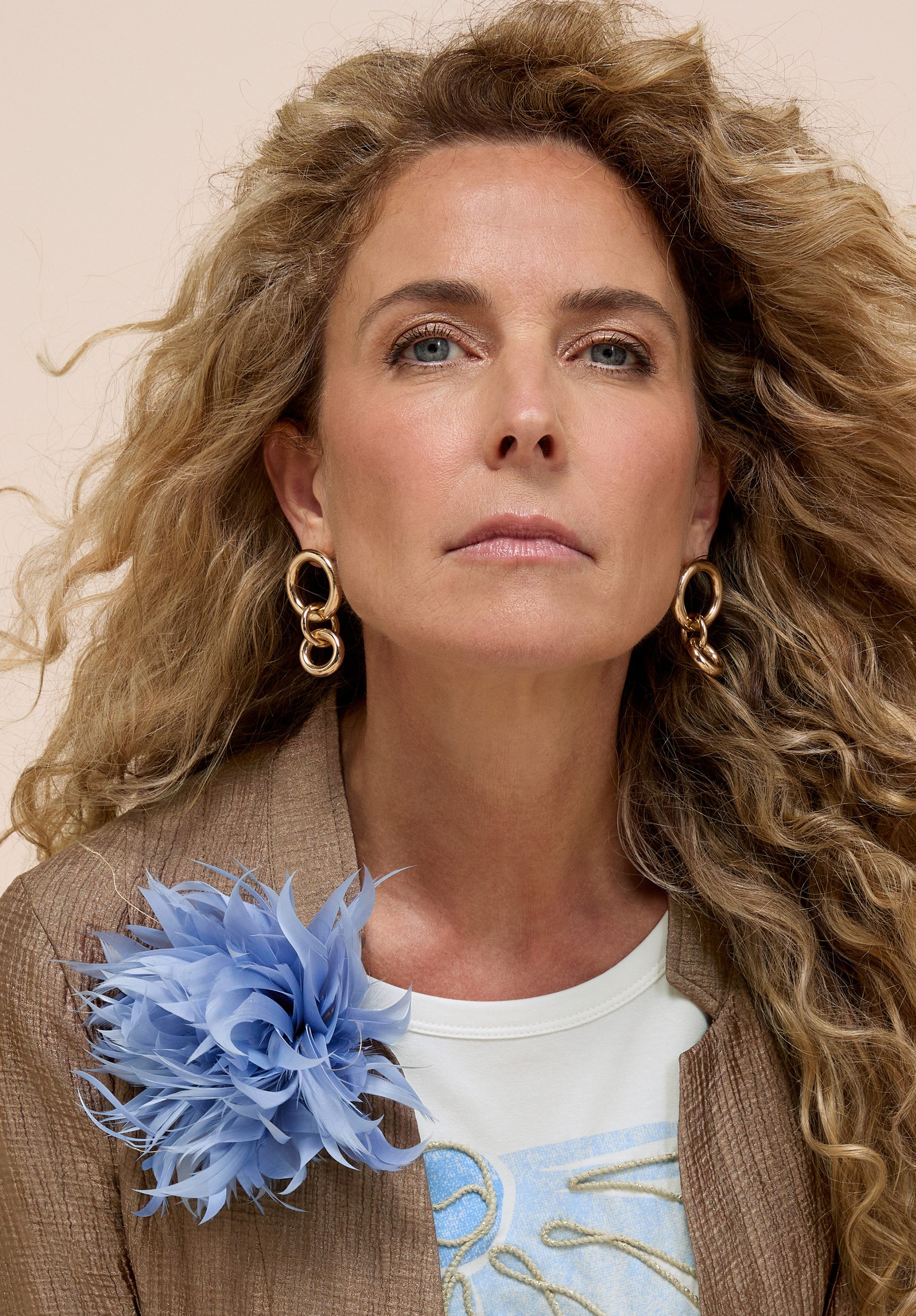 bianca Brosche BROSCHE, mit Federn in Trendfarbe