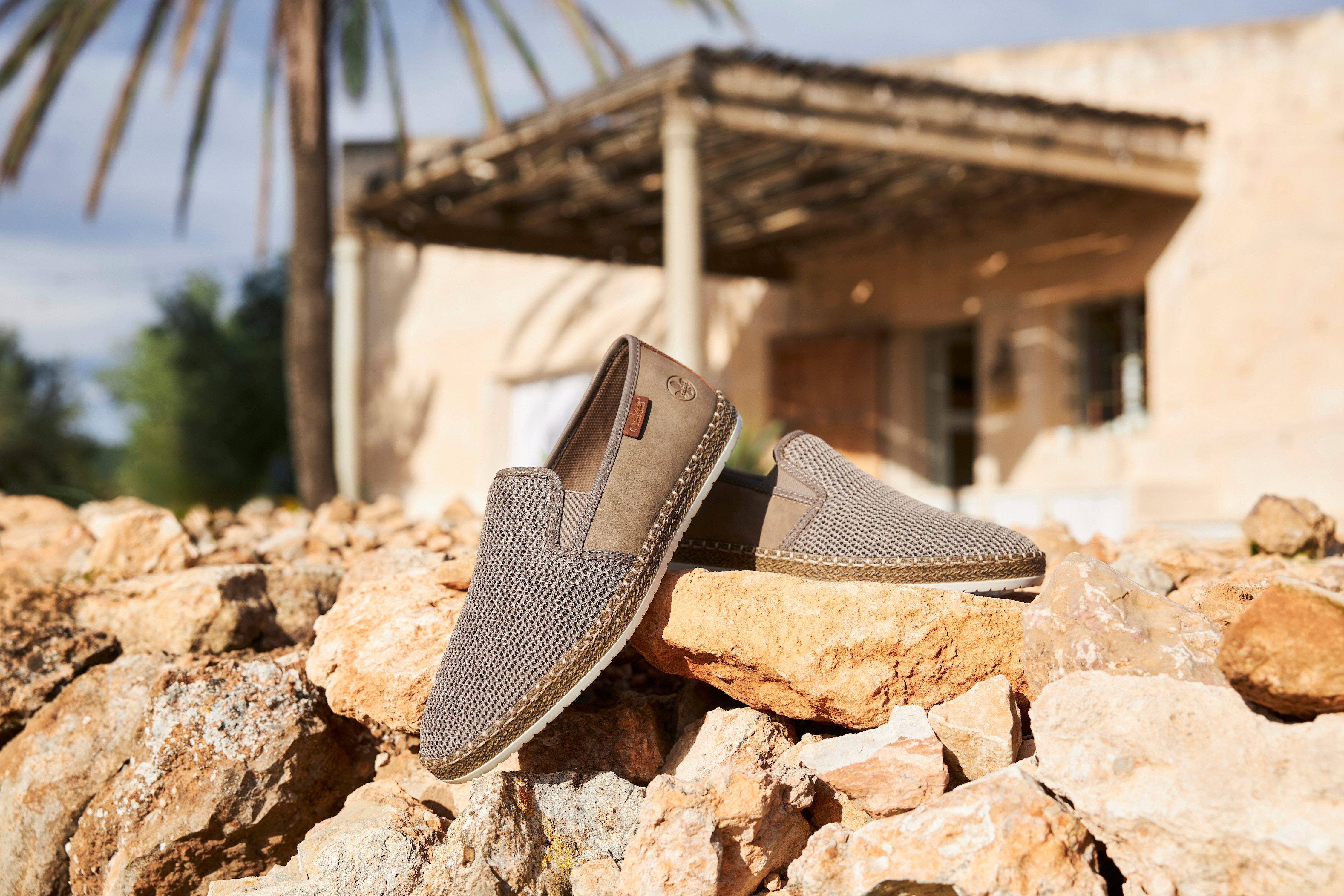 Rieker Espadrille Slipper, Strandschuh, Sommerschuh mit Stretcheinsätzen günstig online kaufen