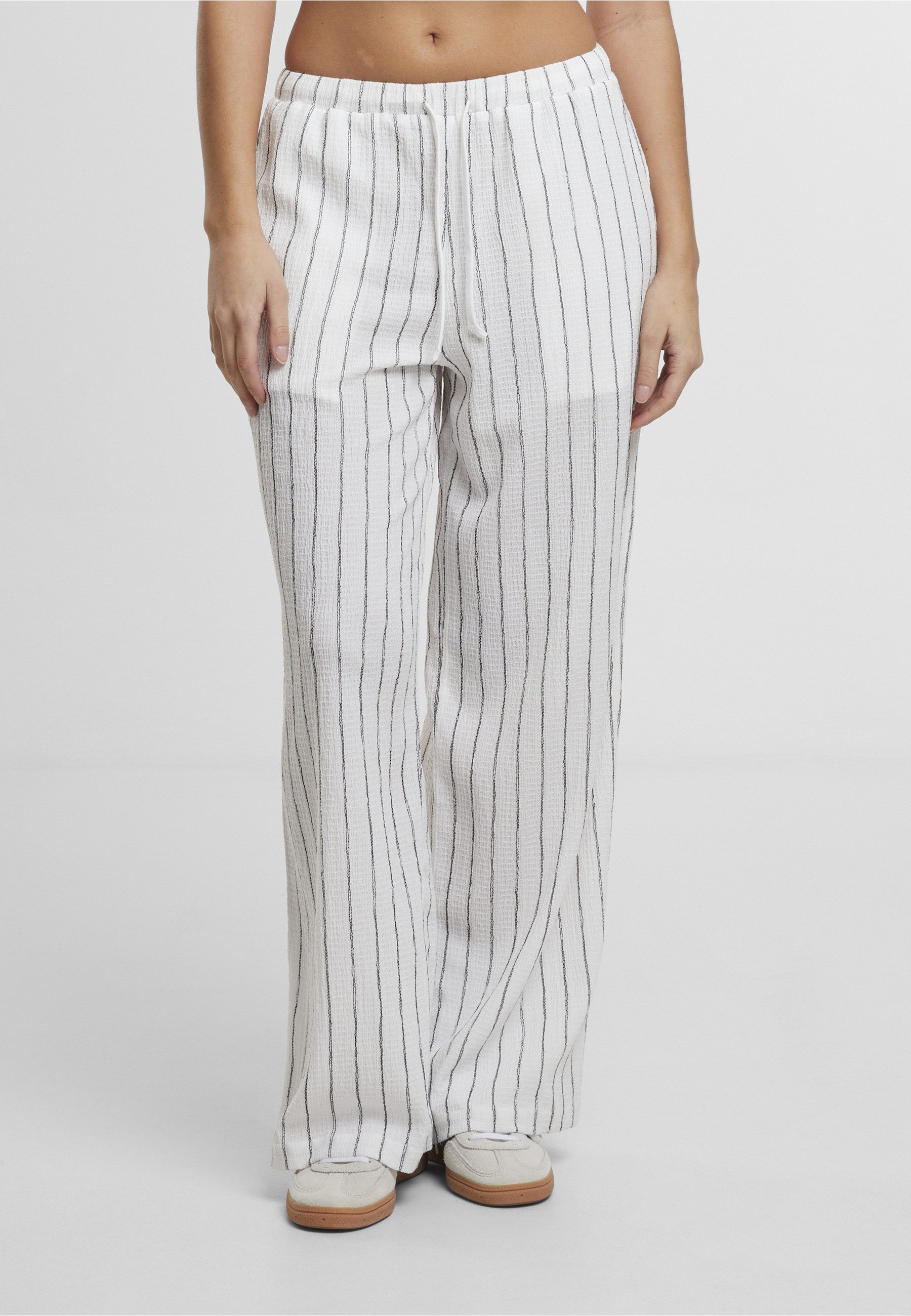 URBAN CLASSICS Stoffhose Urban Classics Ladies Structured Striped Relaxed Fit Pants (1-tlg)