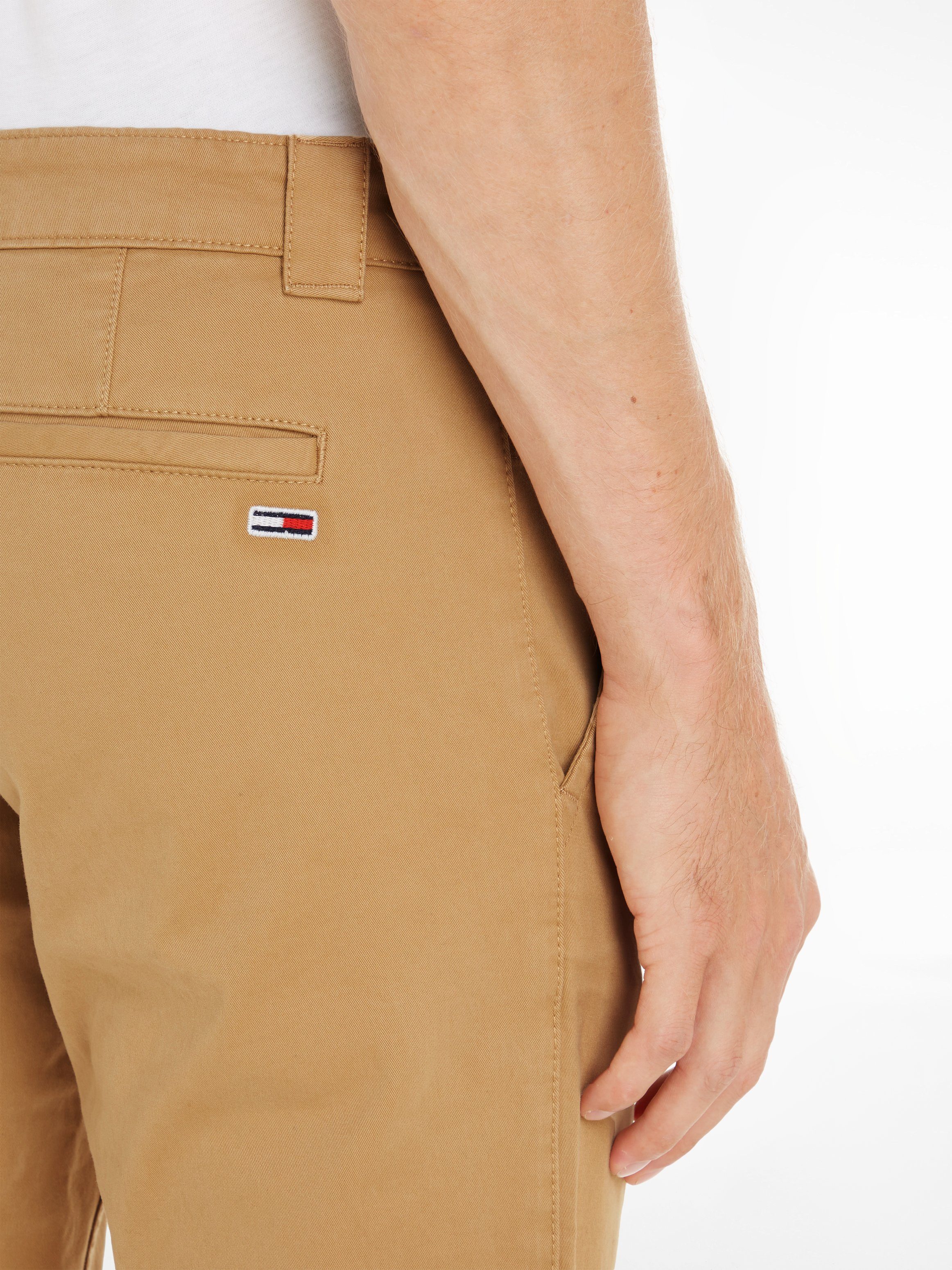 Tommy Jeans Chinohose TJM SCANTON mit Markenlabel