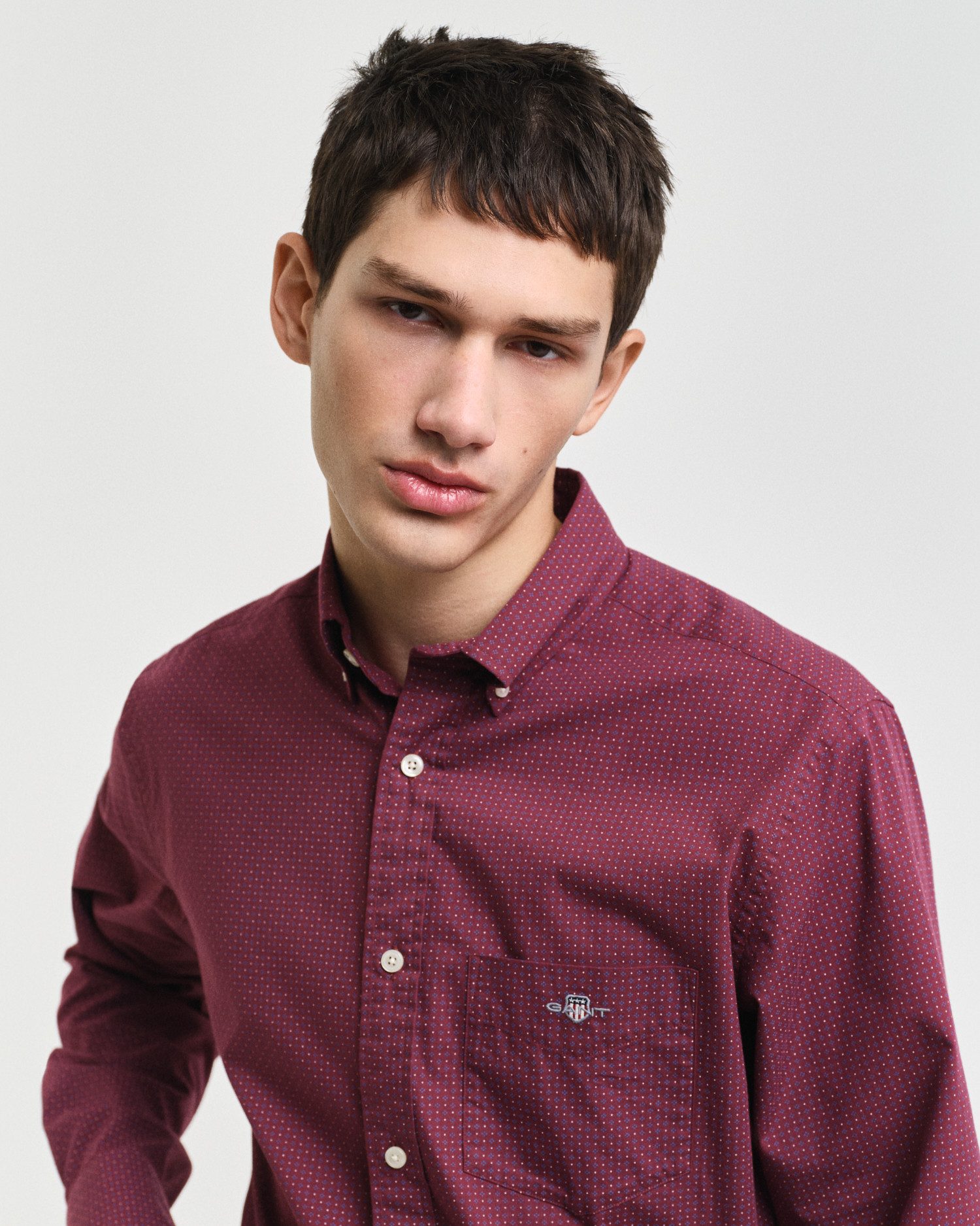 Gant Langarmhemd REG MICRO PRINT SHIRT mit einem dezenten, durchgehenden Mikro-Print