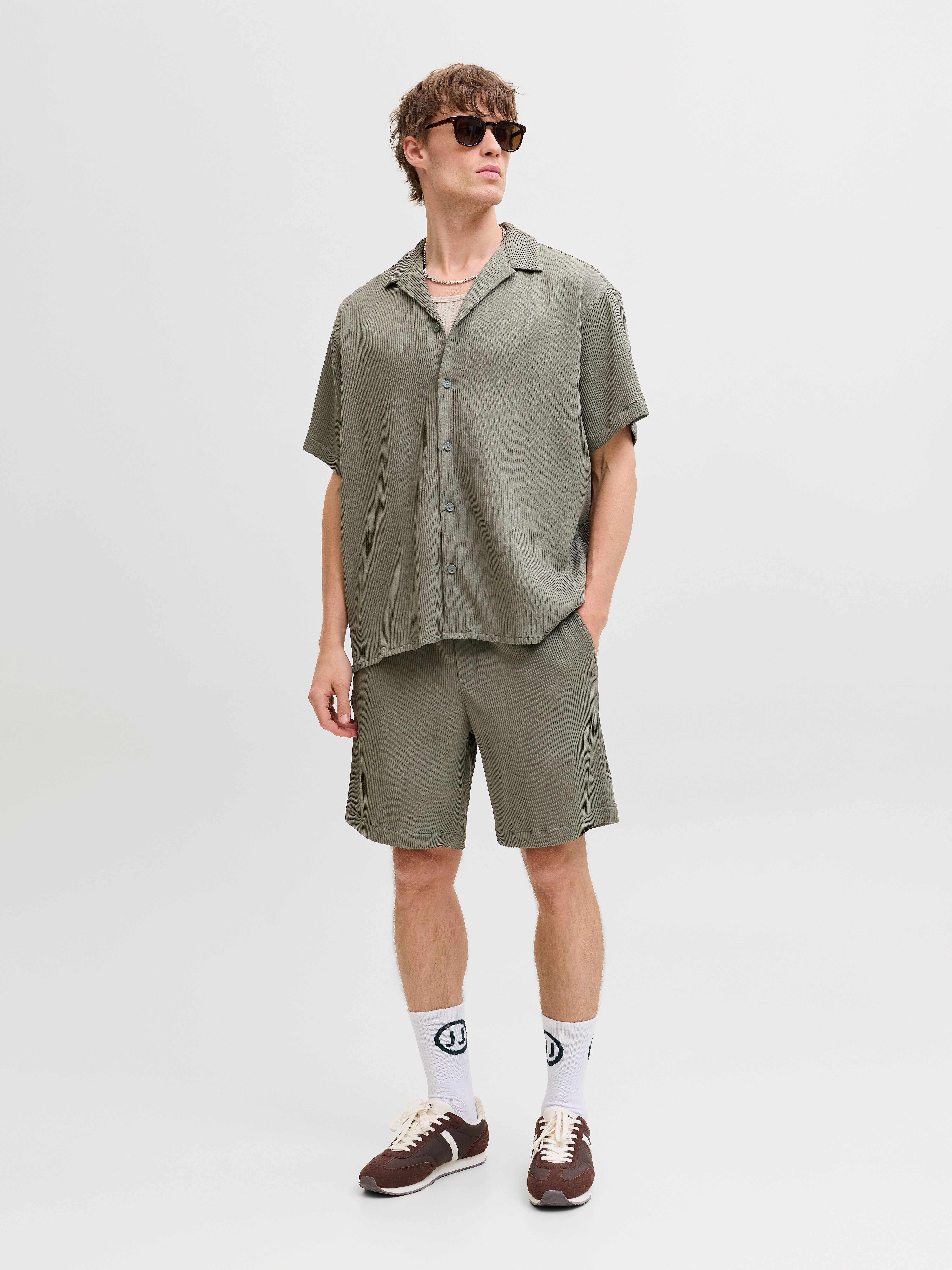 Jack & Jones Kurzarmhemd JJEHARRISON RESORT SHIRT SS SN Materialmix mit Stretch, loose fit – Bild 4 von 5