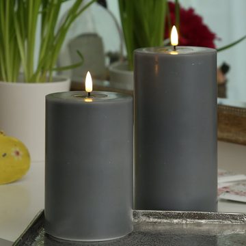 Deluxe Homeart LED-Kerze Mia Echtwachs Deluxe Wachsspiegel flackernd H: 15cm D: 10cm grau