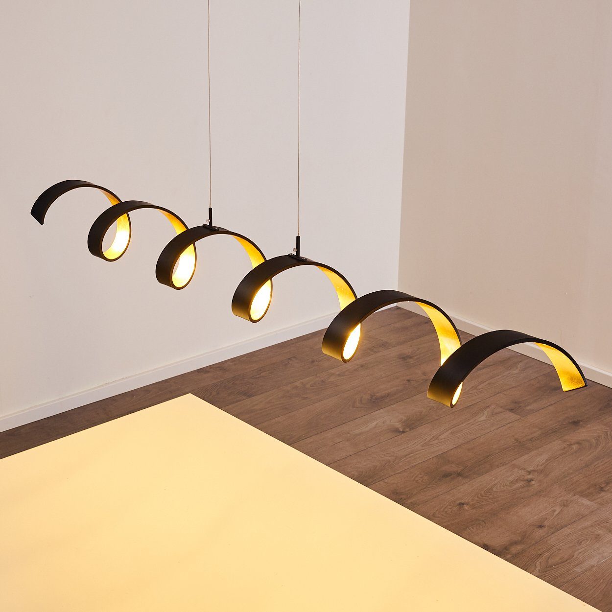 hofstein Pendelleuchte »Delia« dimmbare Hängelampe aus Metall in Schwarz/Gold, 3000 Kelvin, längliche Hängeleuchte, Höhe max. 125cm, 6x5 Watt, 1800 Lumen
