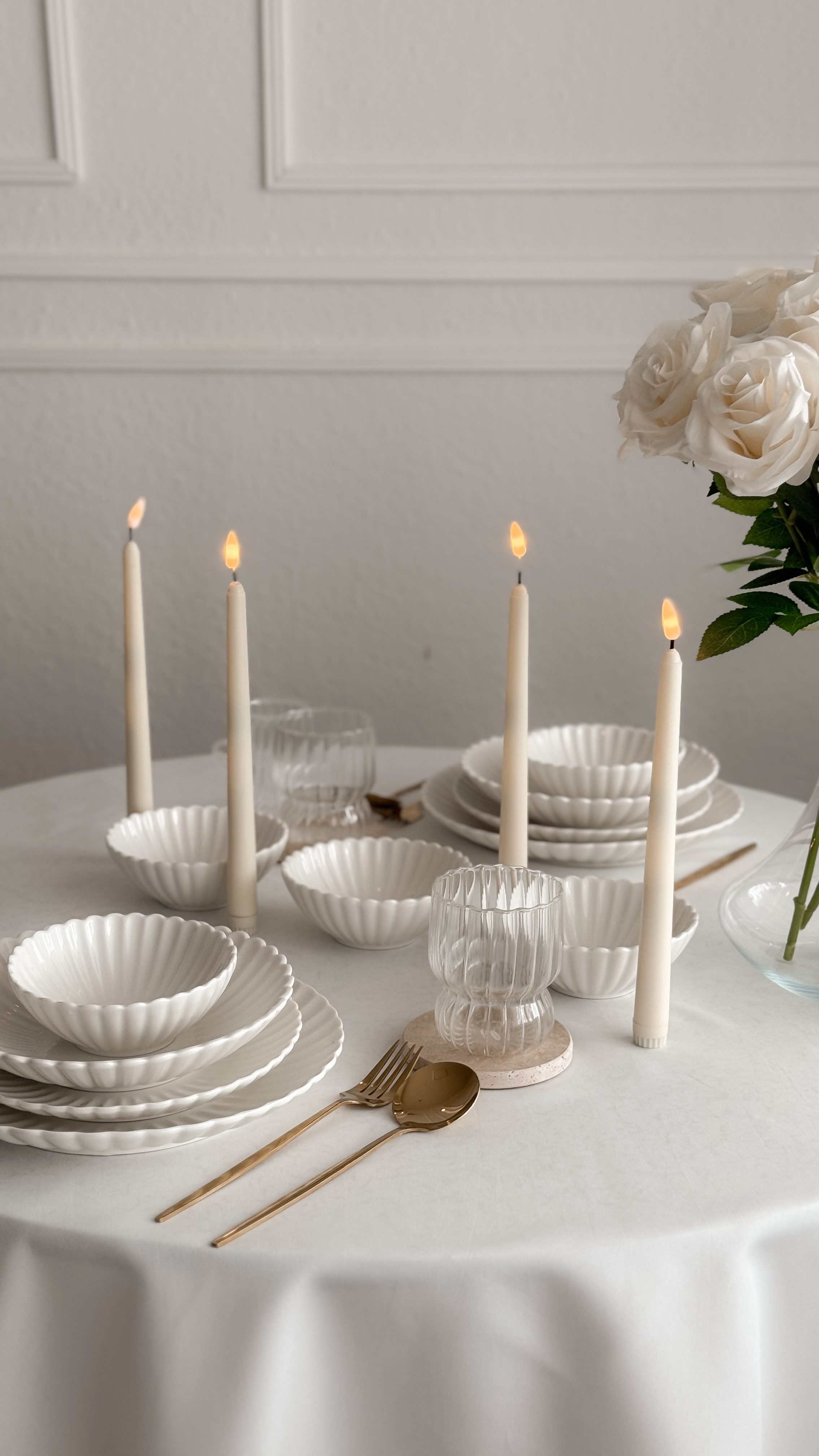 EKA Teller-Set Lotus White Flower (24-tlg), 6 Personen, 24- oder 48-teilig, für 6 oder 12 Personen, aus hochwertigem Porzellan