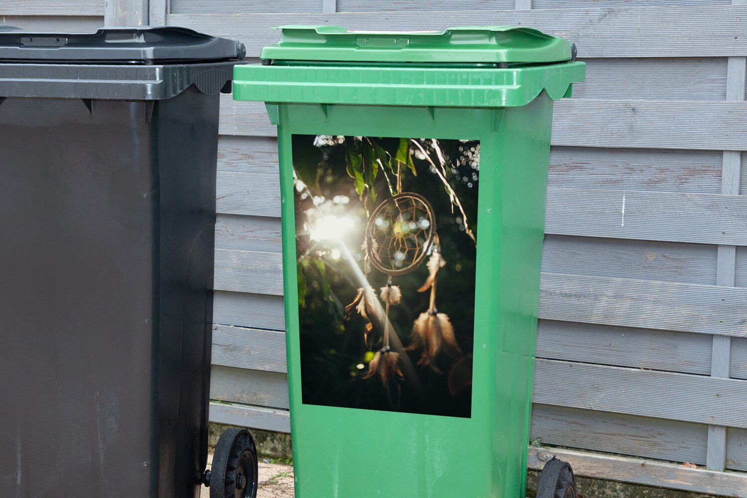 Abfalbehälter Wald Mülltonne, MuchoWow Wandsticker Sticker, Ein Traumfänger Container, im Mülleimer-aufkleber, (1 St),