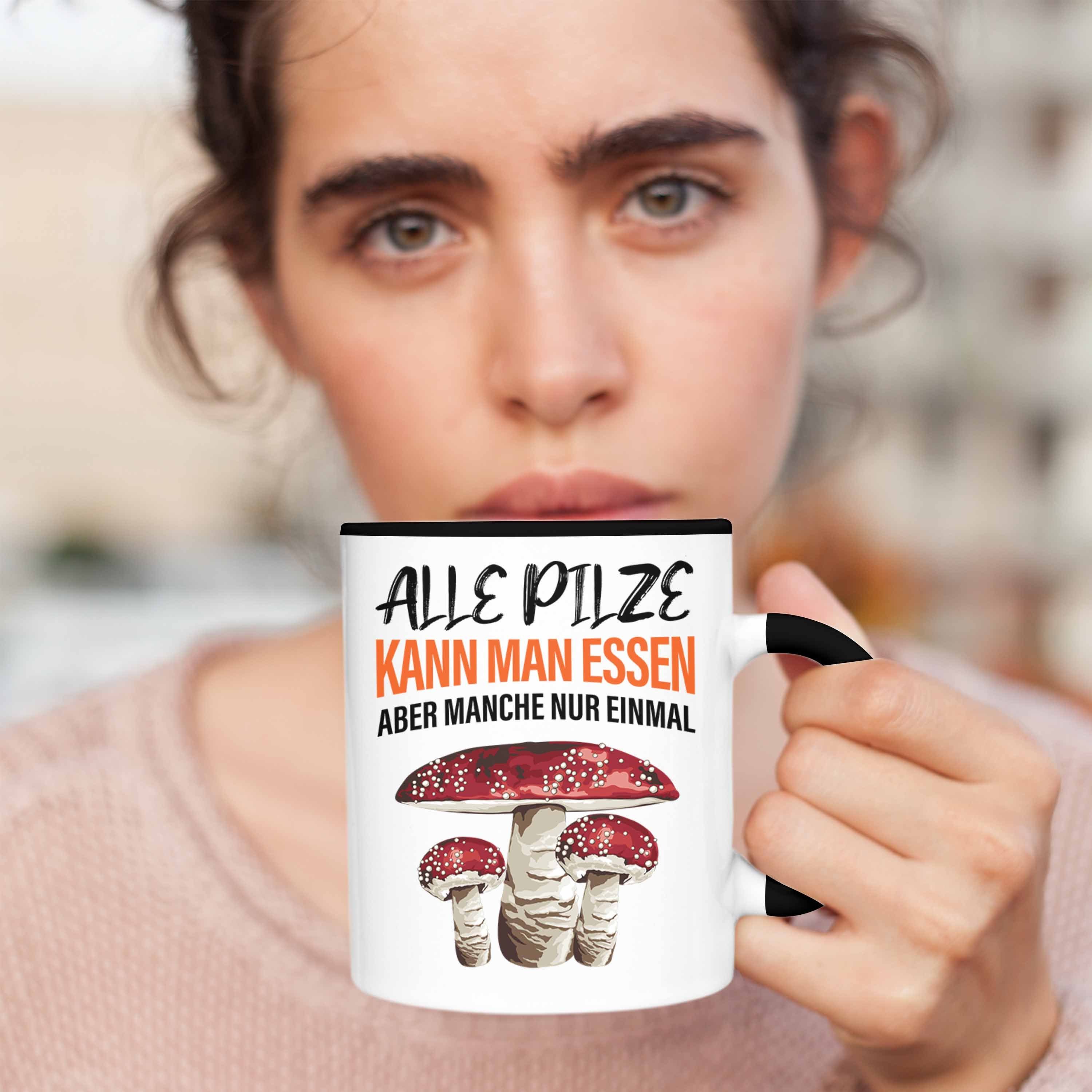 Trendation Tasse Trendation Geschenk Kaffeetasse Pilzliebhaber Pilze Pilzsammler Geschenkidee Pilzsucher Schwarz Tasse - Sammeln