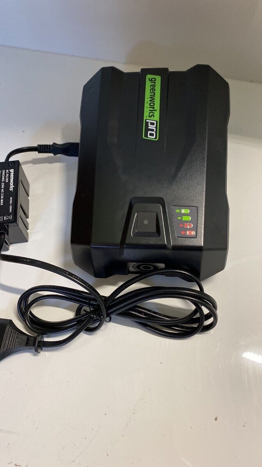 Greenworks Greenworks Ladegerät 80V GD80UCBP für Rucksack-Akku Akku-Ladestation