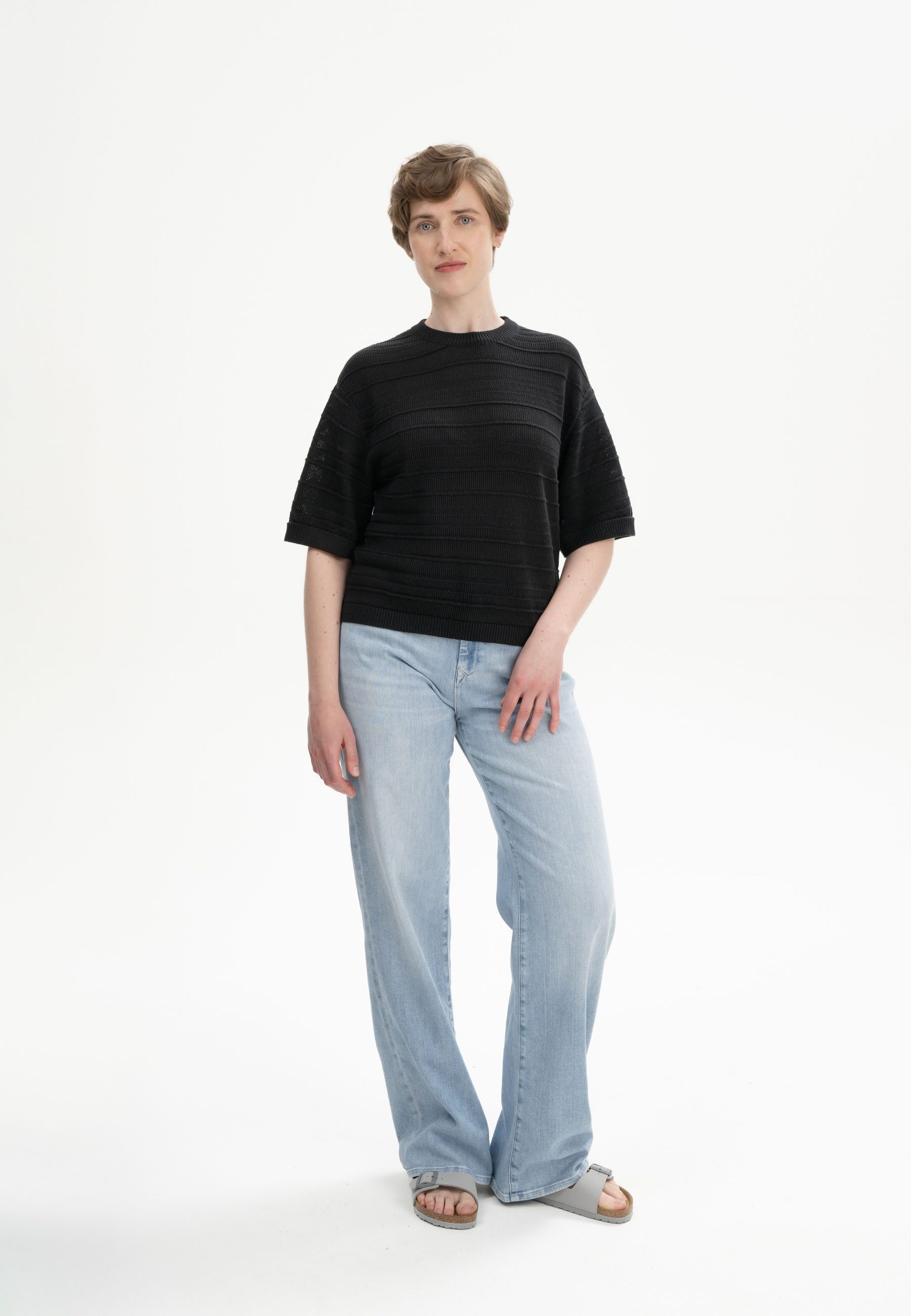 MELA Kurzarmshirt Strukturiertes Strick T-Shirt Style AROHI Kurze Ärmel