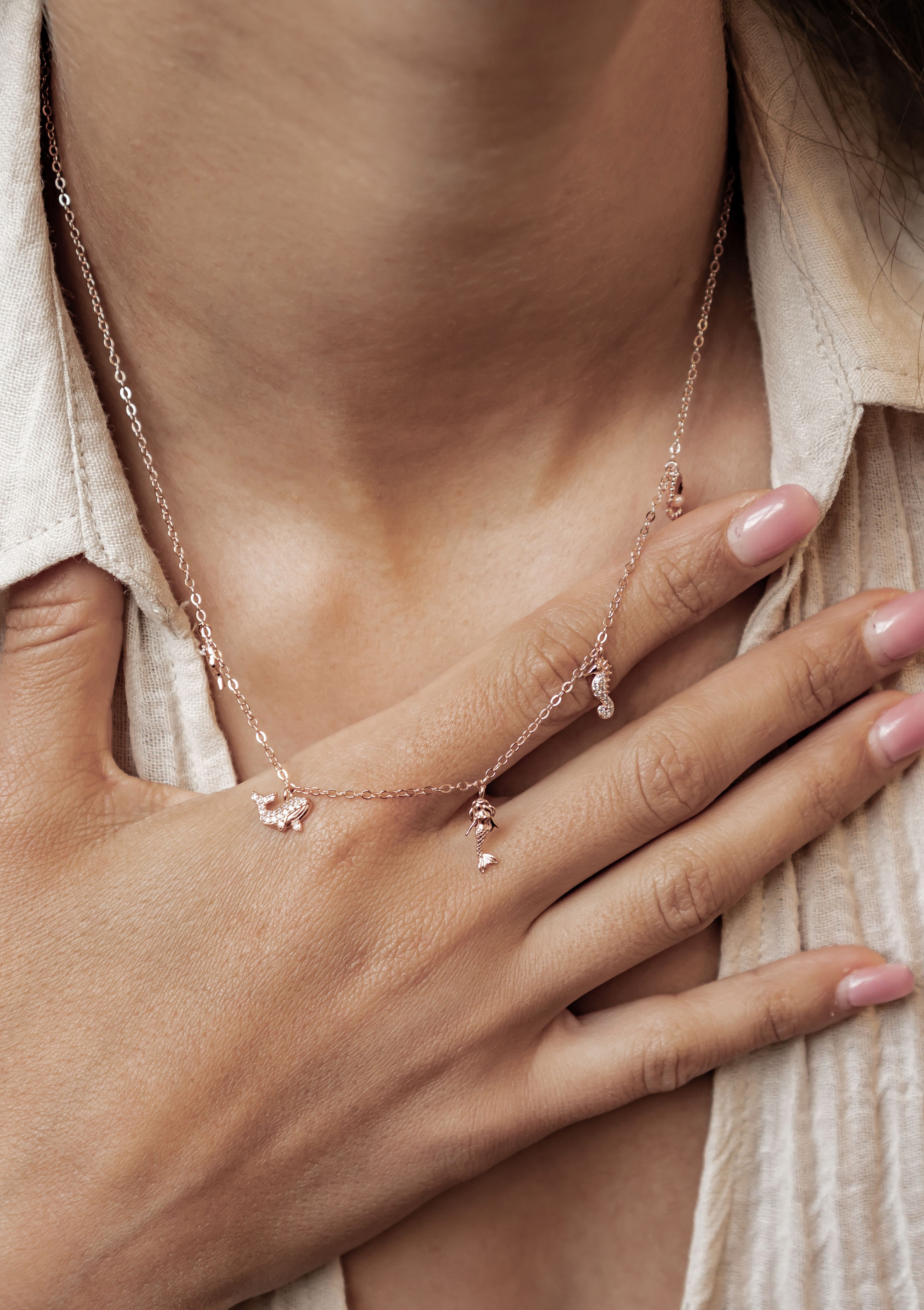 Hey Happiness Charm-Kette mit maritimen Anhängern, mit Zirkonia, Damen Silberkette aus 925 Silber vergoldet, Meer-Motiven