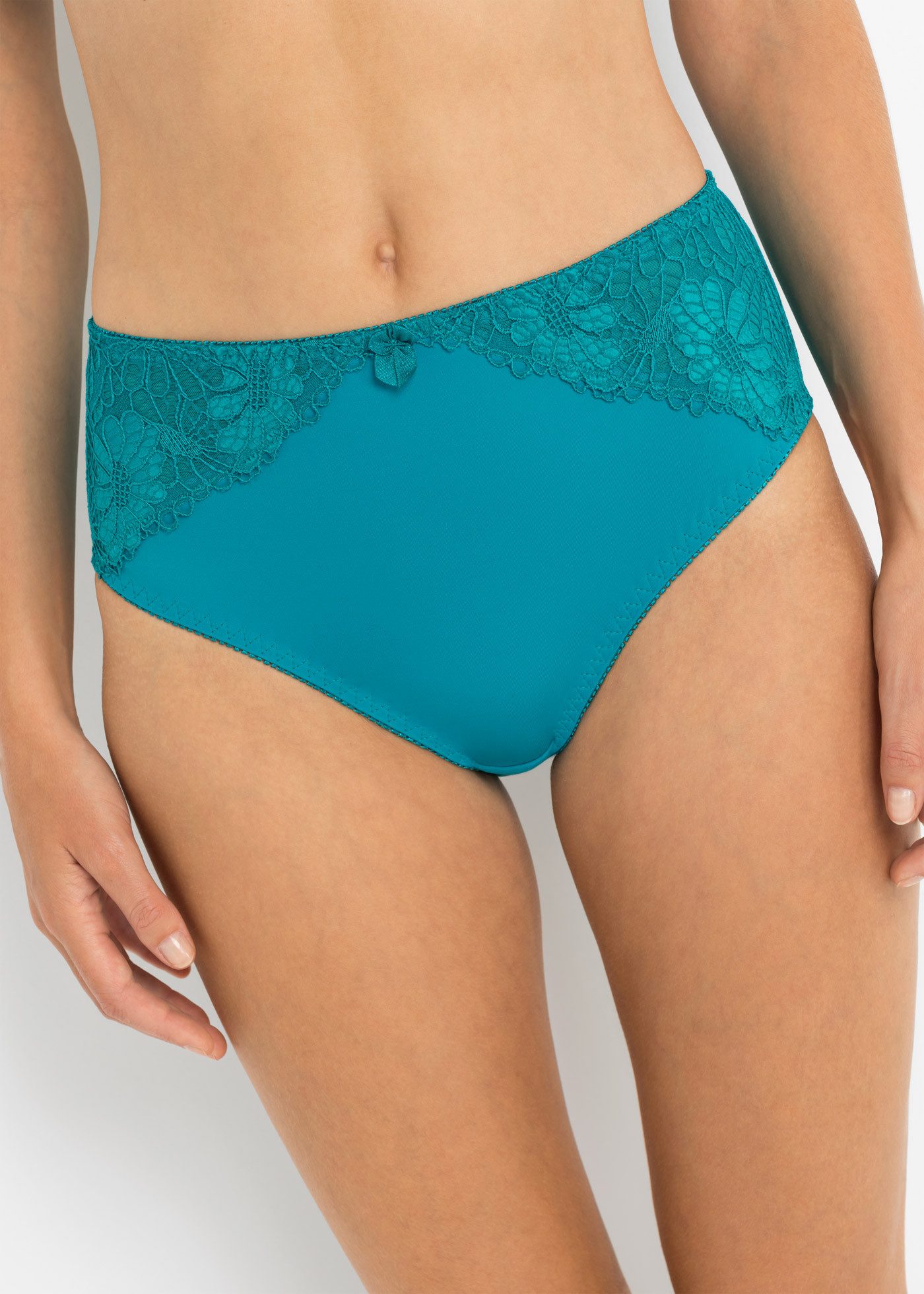 bonprix Maxislip (Packung, 2-St) über die Hüfte geführt, mit floraler Spitze auf der Vorderseite