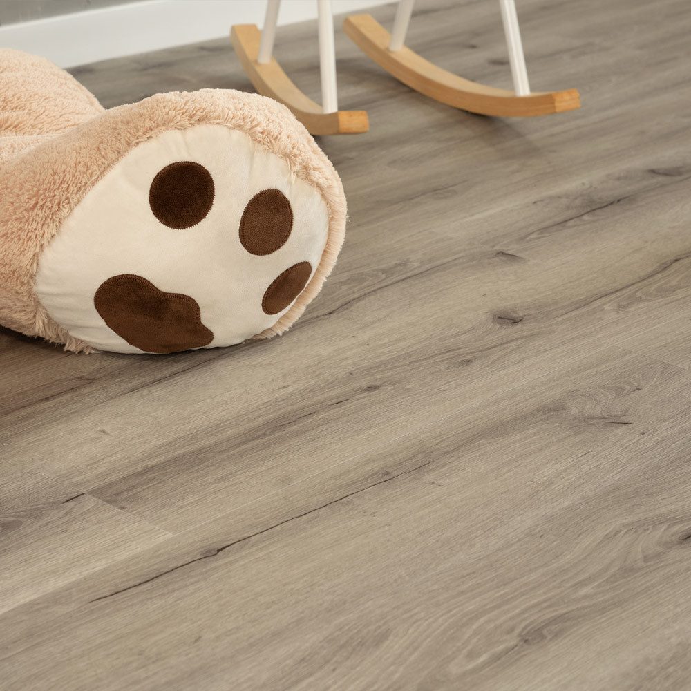 HOME DELUXE Vinylboden Klick-Vinylboden mit Trittschall ROMIA - Eiche, Feuchtigkeitsresistente Beschichtung, Rutschfester Boden, Fußbodenheizung geeignet, Landhausdiele Holzstruktur, Vinylboden mit Trittschall