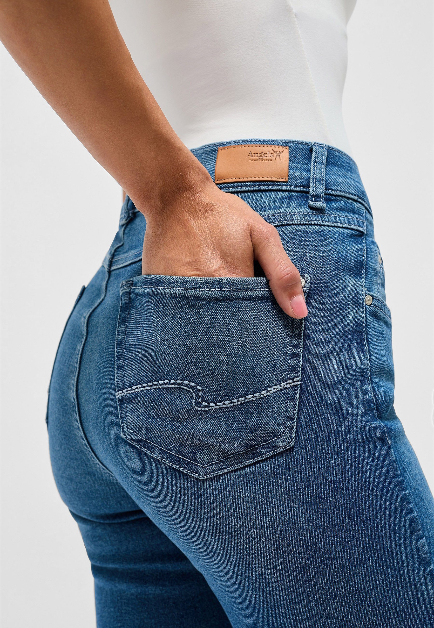 Used-Waschung Straight-Jeans blau Jeans mit ANGELS mit Label-Applikationen Cici