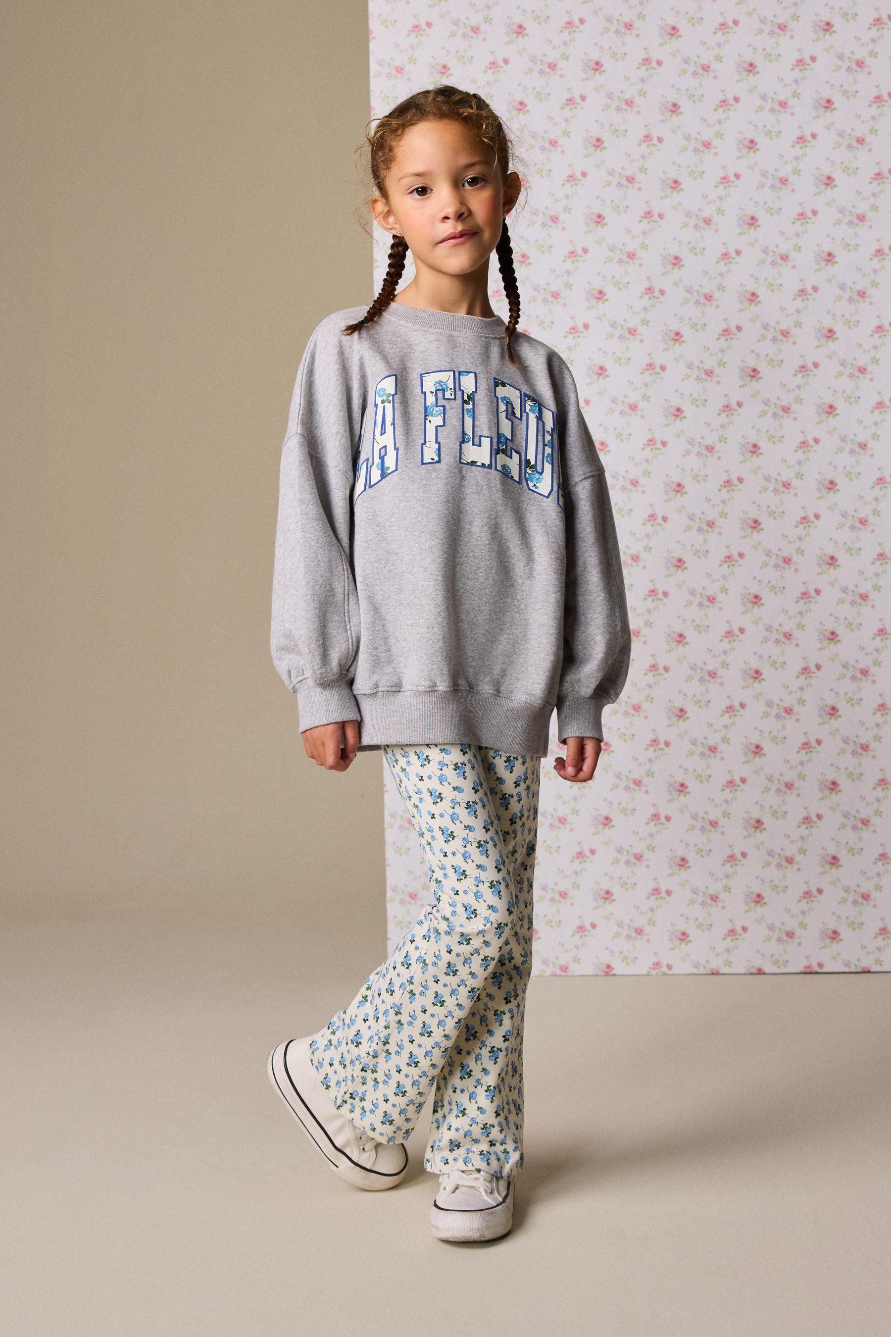 Next Top & Leggings Sweatshirt und ausgestellte Leggings im Set (2-tlg)