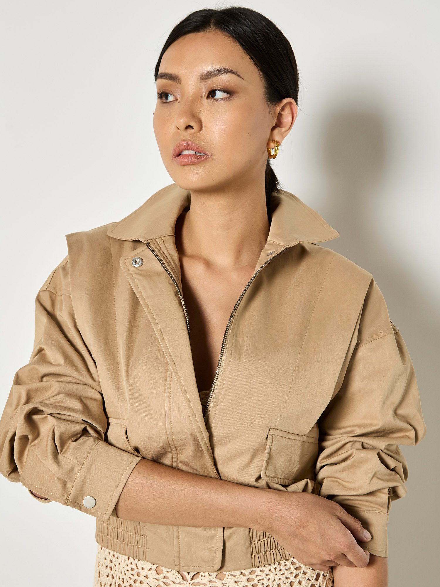 Apricot Kurzjacke Bomberjacke mit Falten – Bild 5 von 5