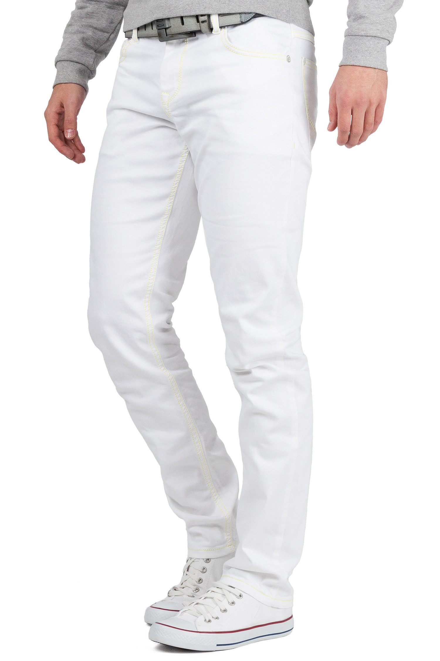 Cipo & Baxx Regular-fit-Jeans Herren Regular Fit Hose Mid Waist BA-CD319C (1-tlg) in Weiß mit Beigen Kontrastnähten