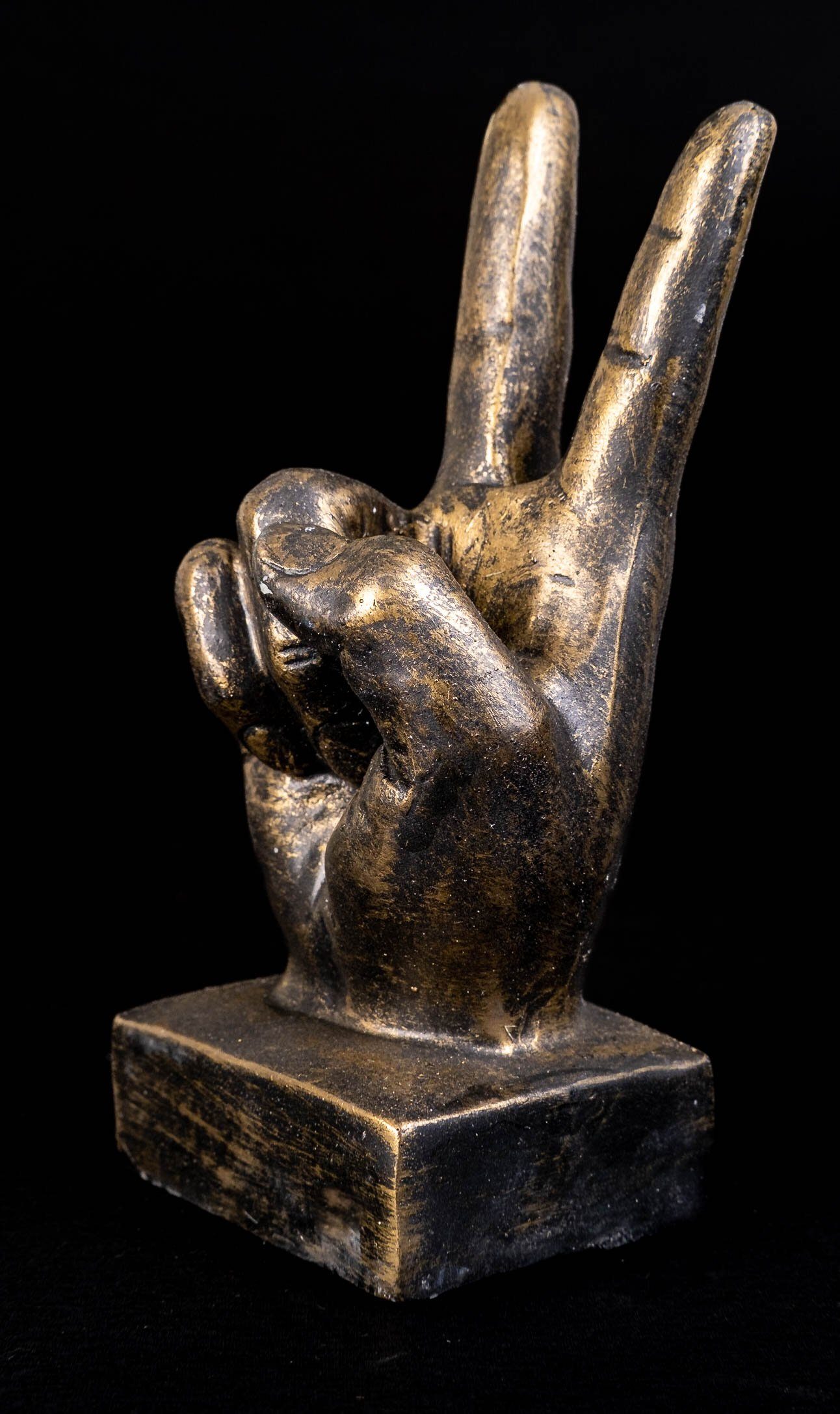 IDYL Dekofigur IDYL Moderne Skulptur Figur Resin "Hand Victory", Moderne Figur "Hand Victory".