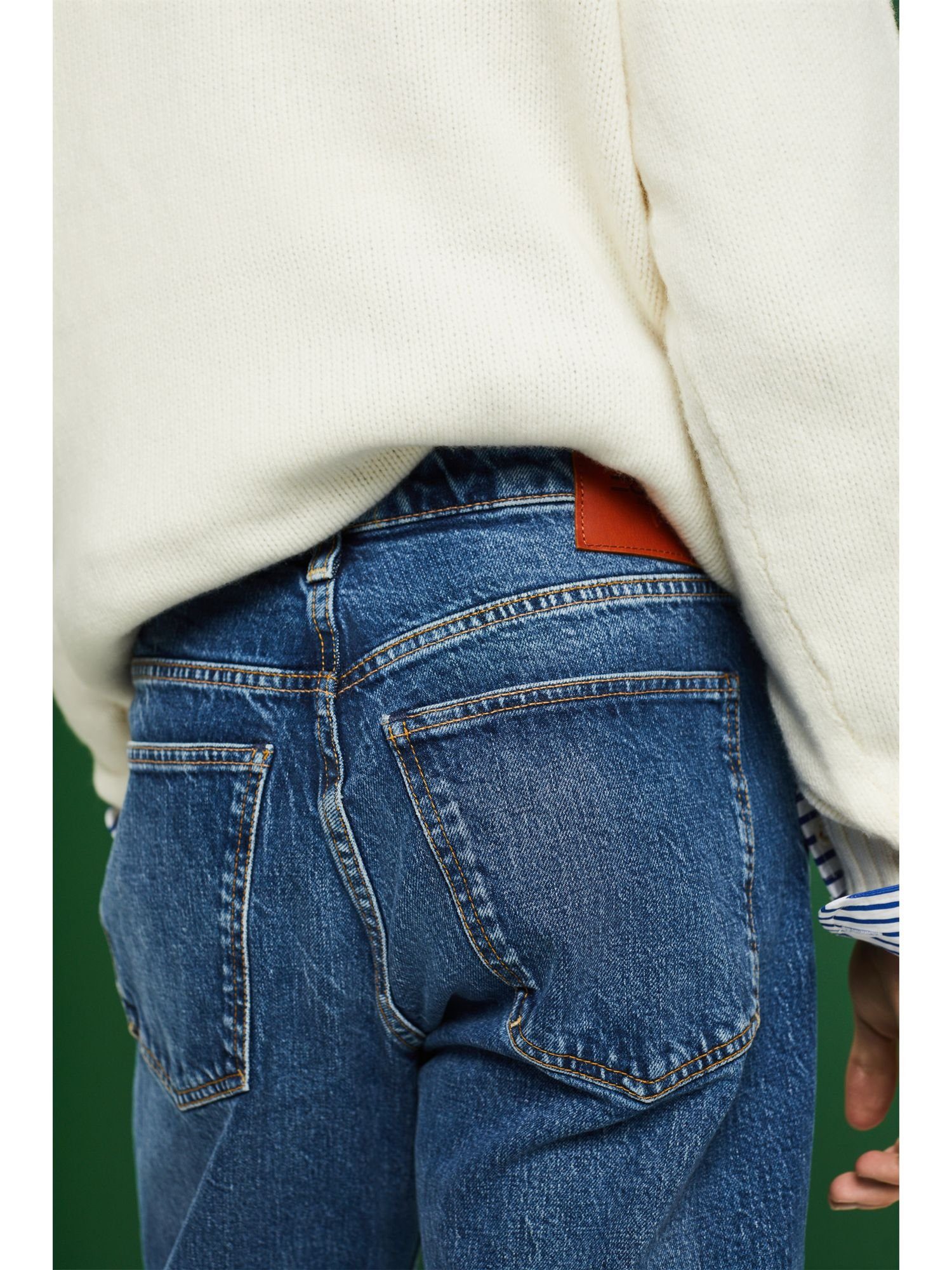 Retro-Jeans Lockere mittlerer Bundhöhe mit Straight-Jeans Esprit