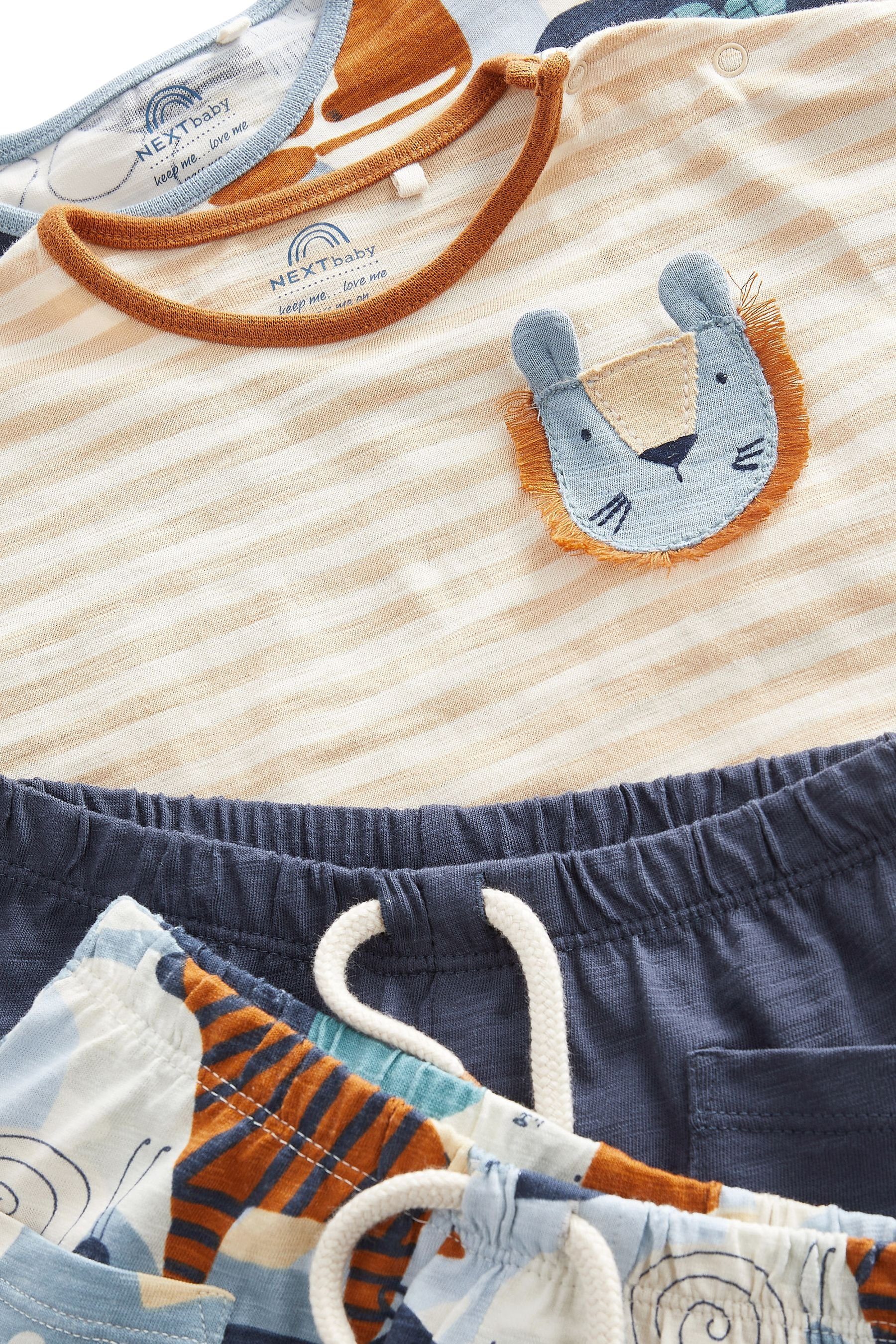 Next T-Shirt & Shorts Baby-T-Shirt im (4-tlg) Blue/Tan Shorts 4-teiligen Set Safari und Brown