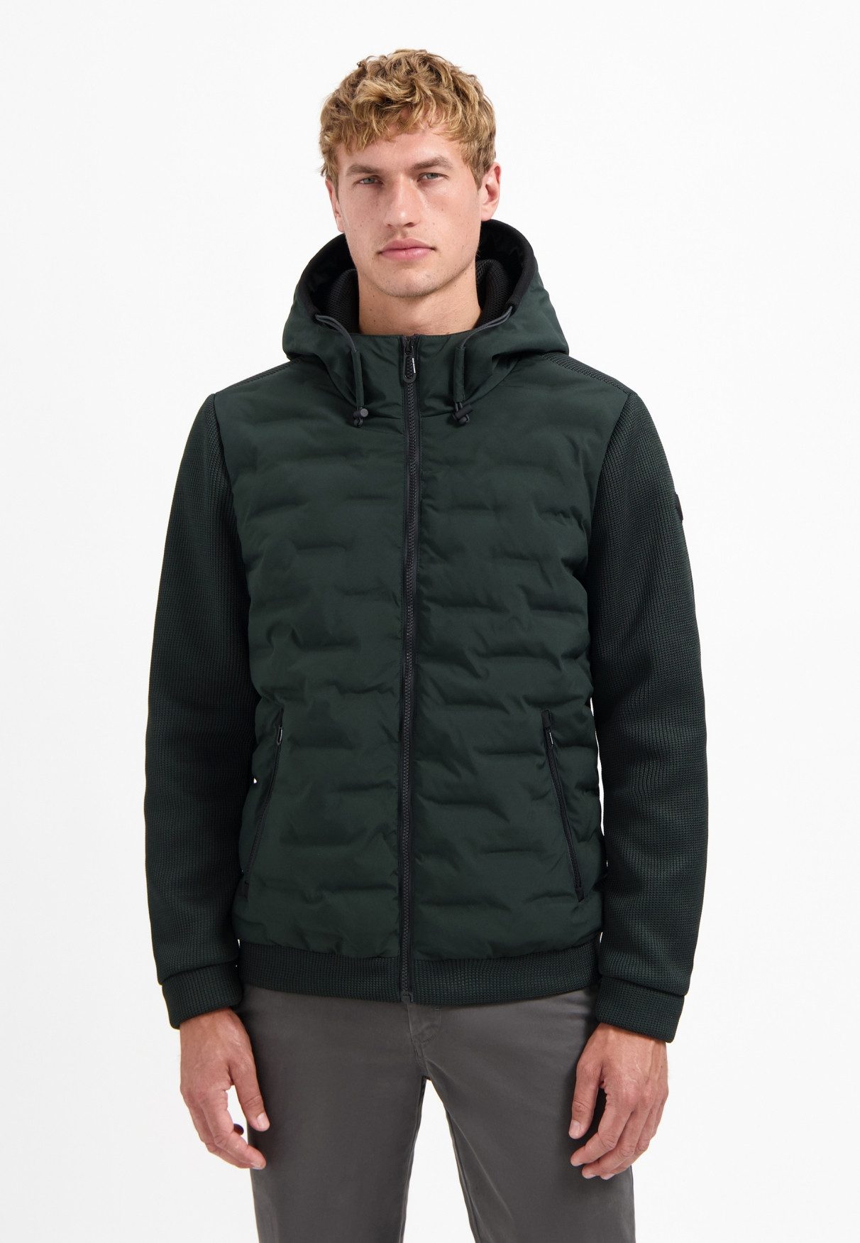 Anorak Jacket Short Fit Sealed Hooded Knit